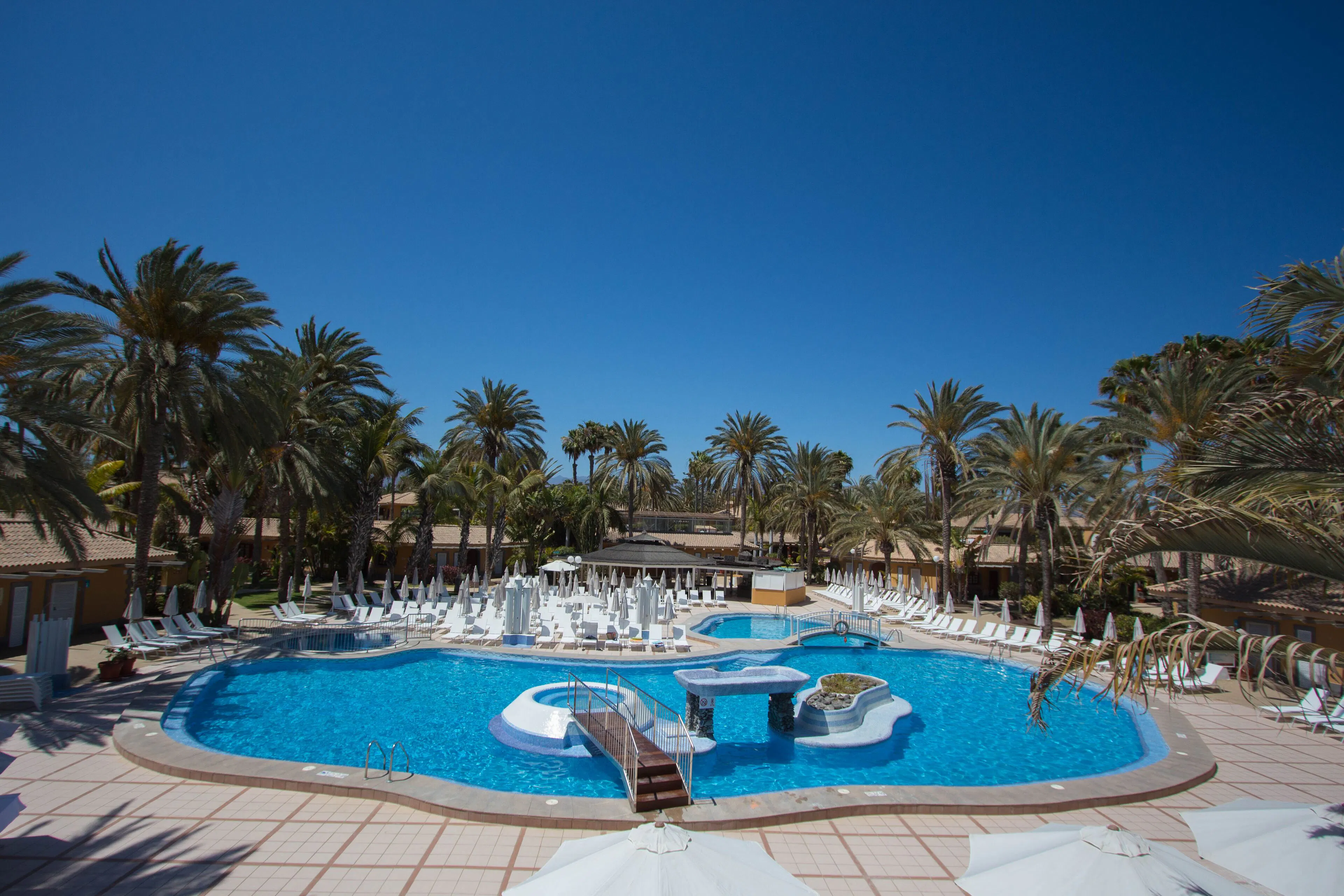 Suites & Villas by Dunas - pool