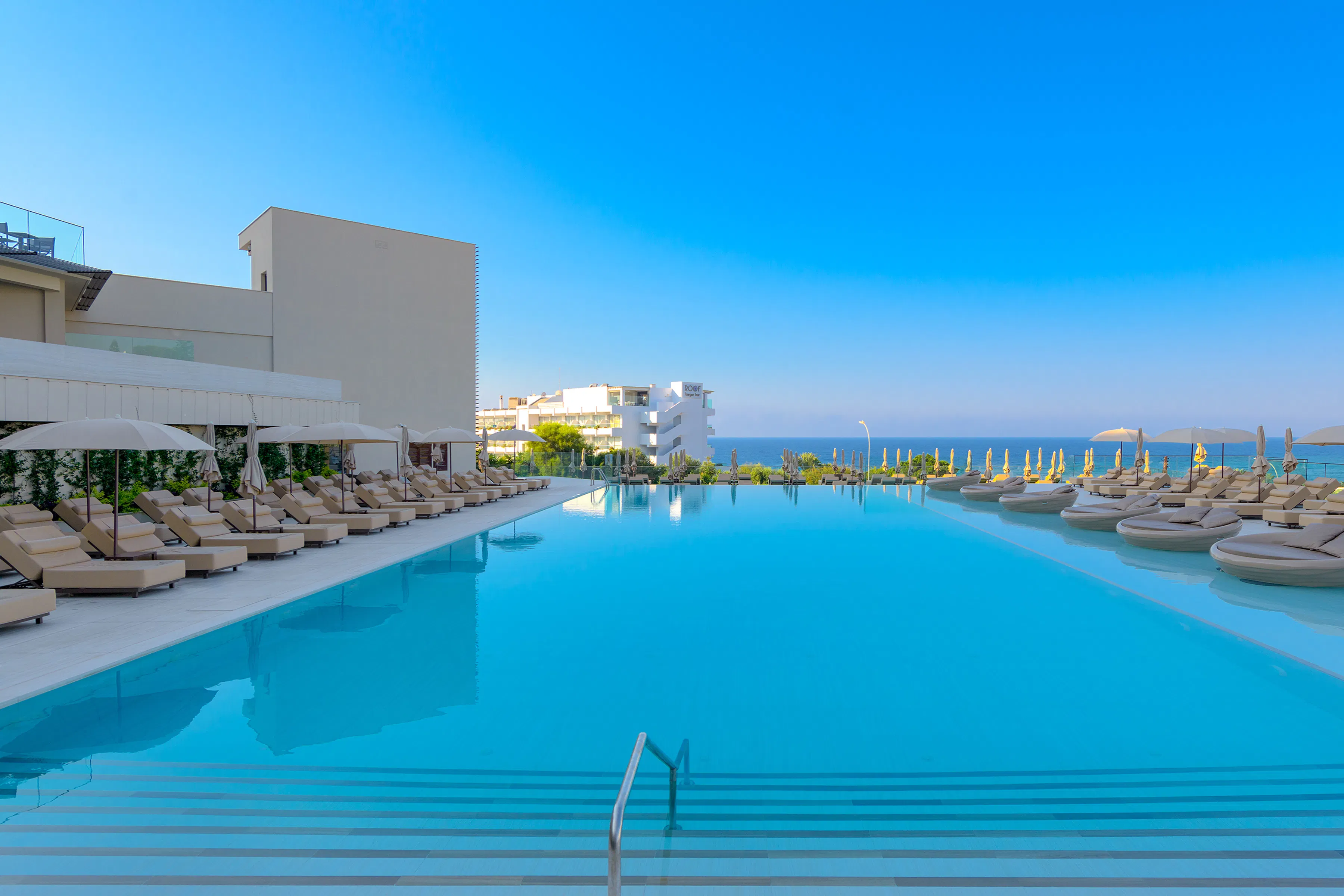 Amarande - pool