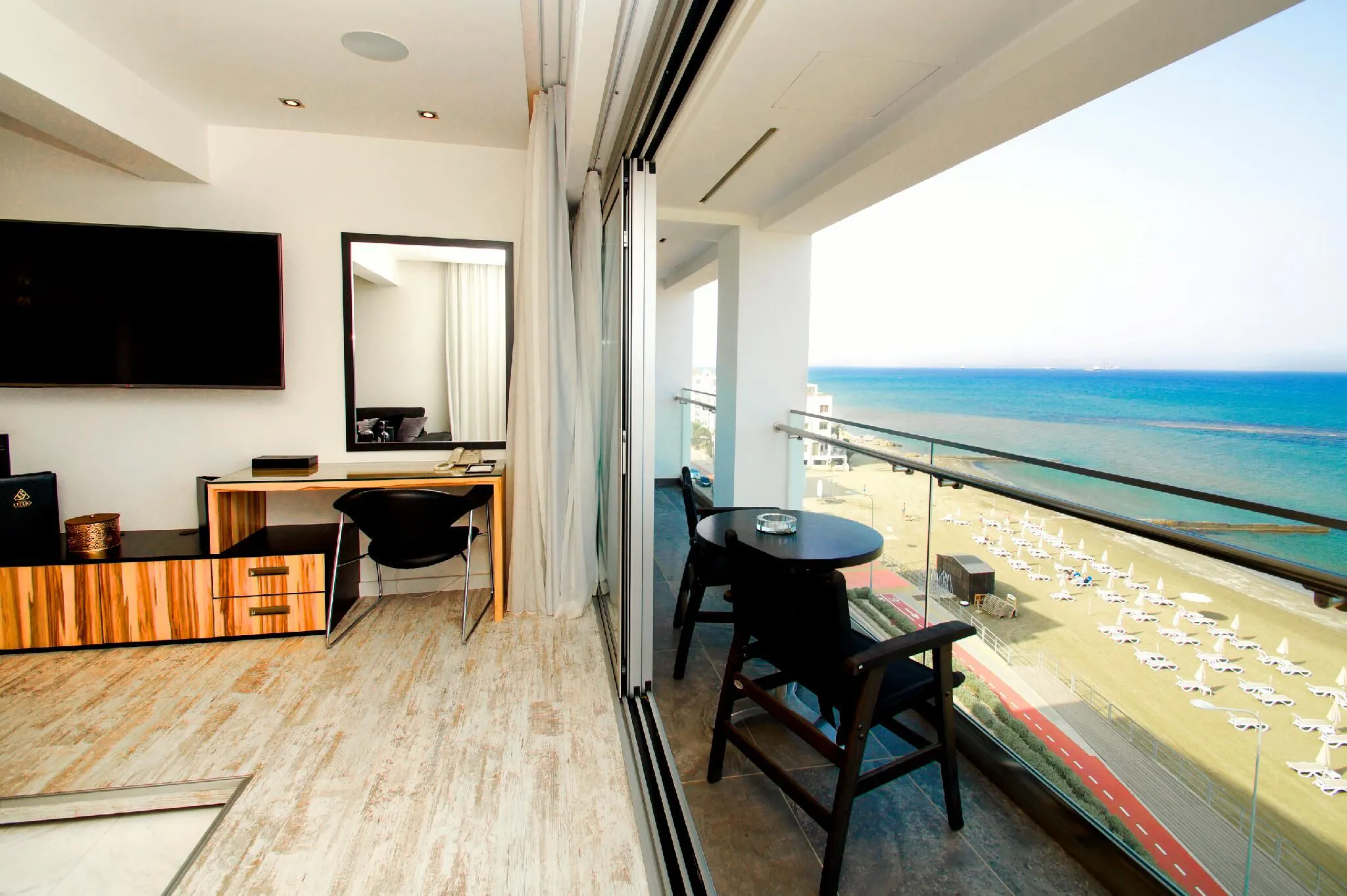 The Ciao Stelio Deluxe Hotel - foodAndBeverage