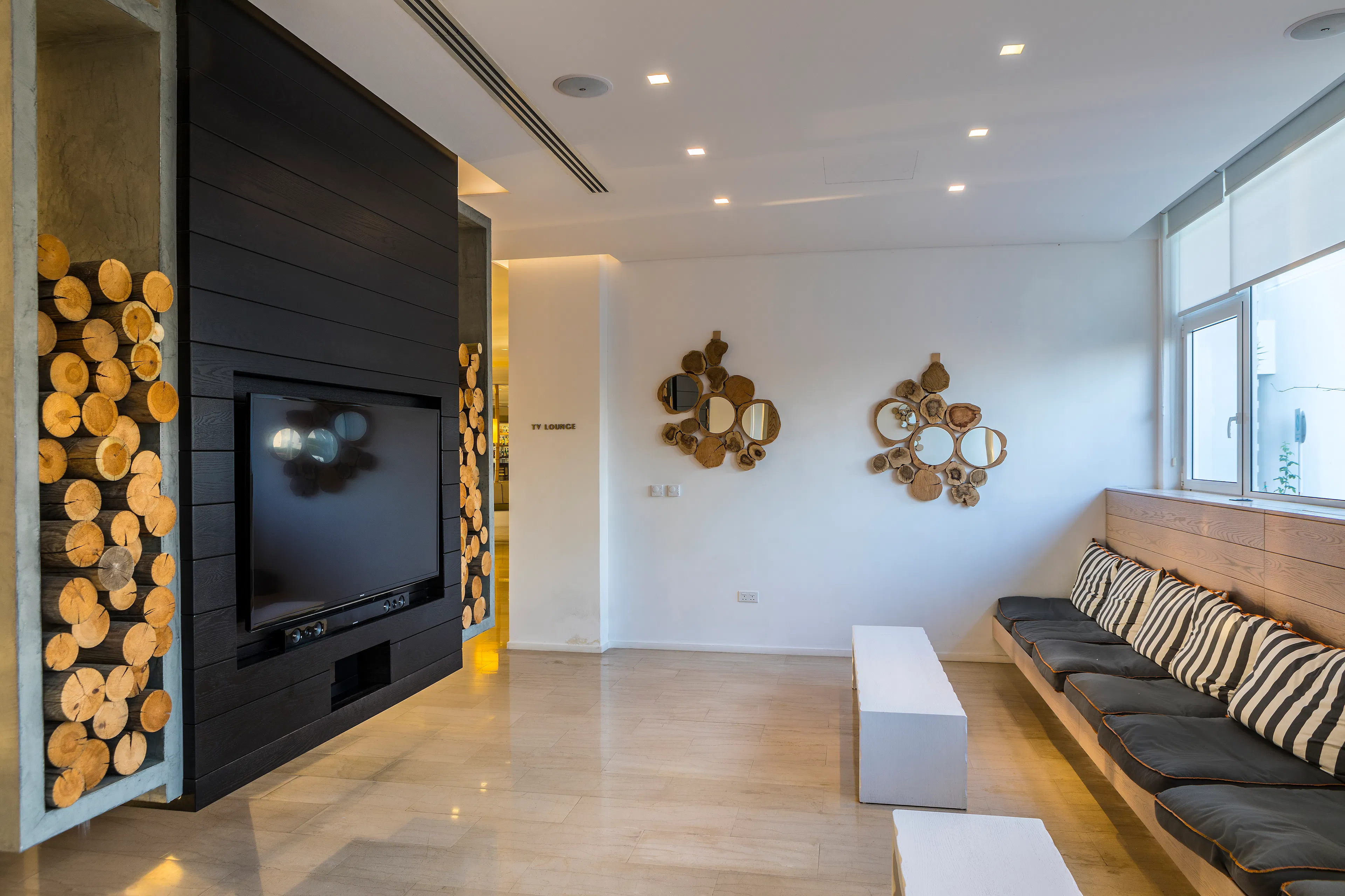 Cavo Maris Beach - facilities
