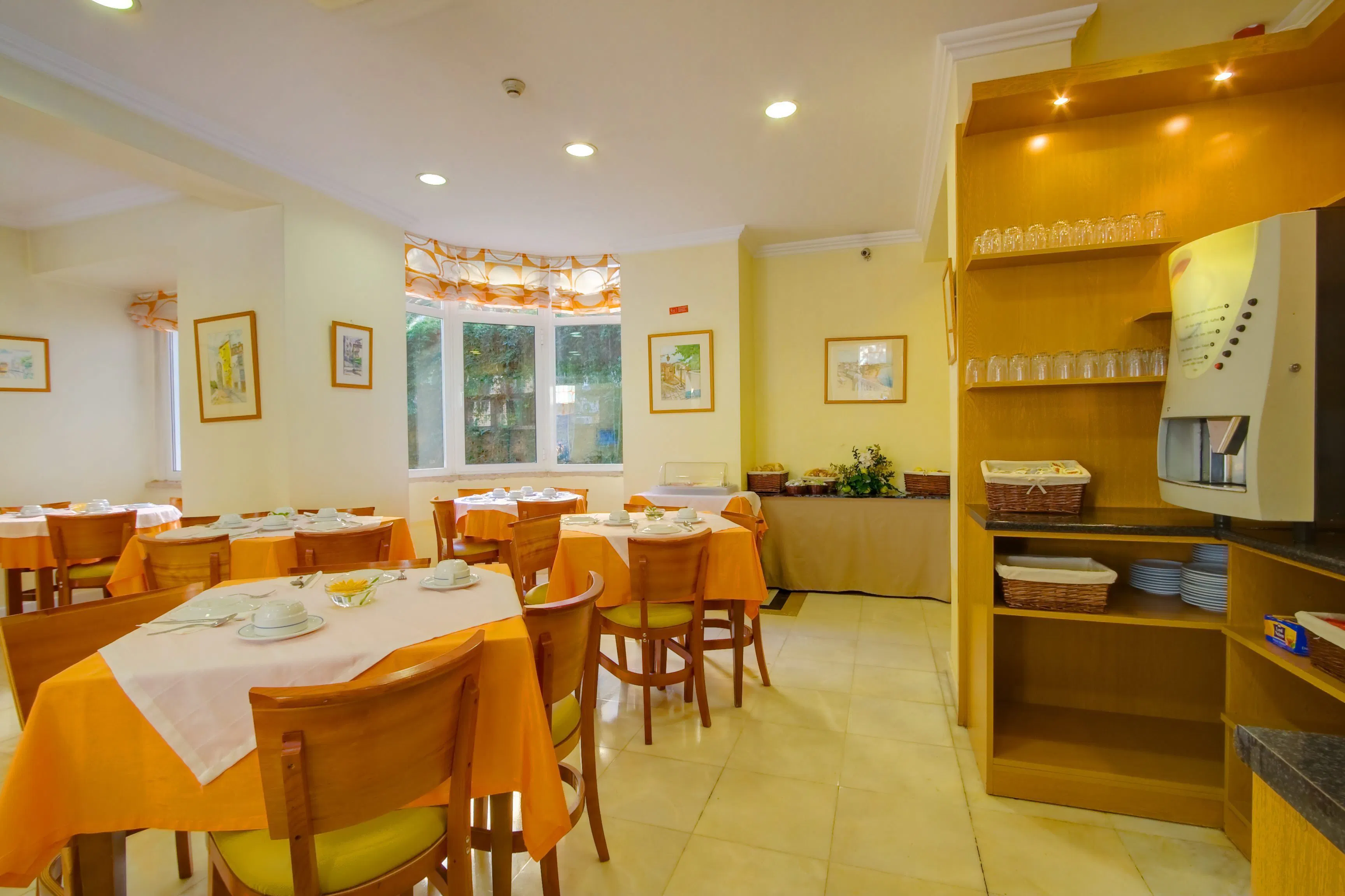 Hotel Avenida Park - foodAndBeverage