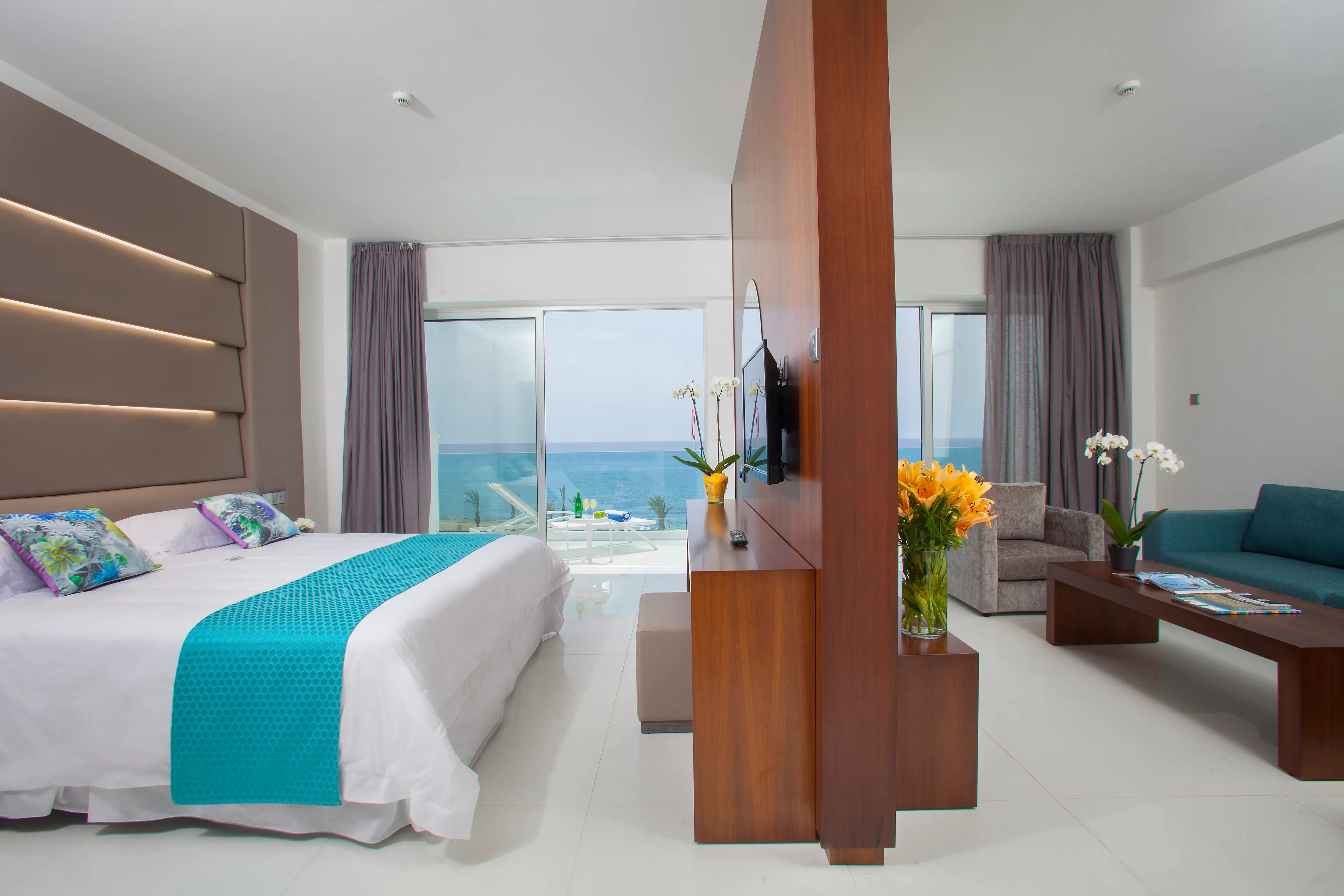 King Evelthon Beach Hotel and Resort - rooms