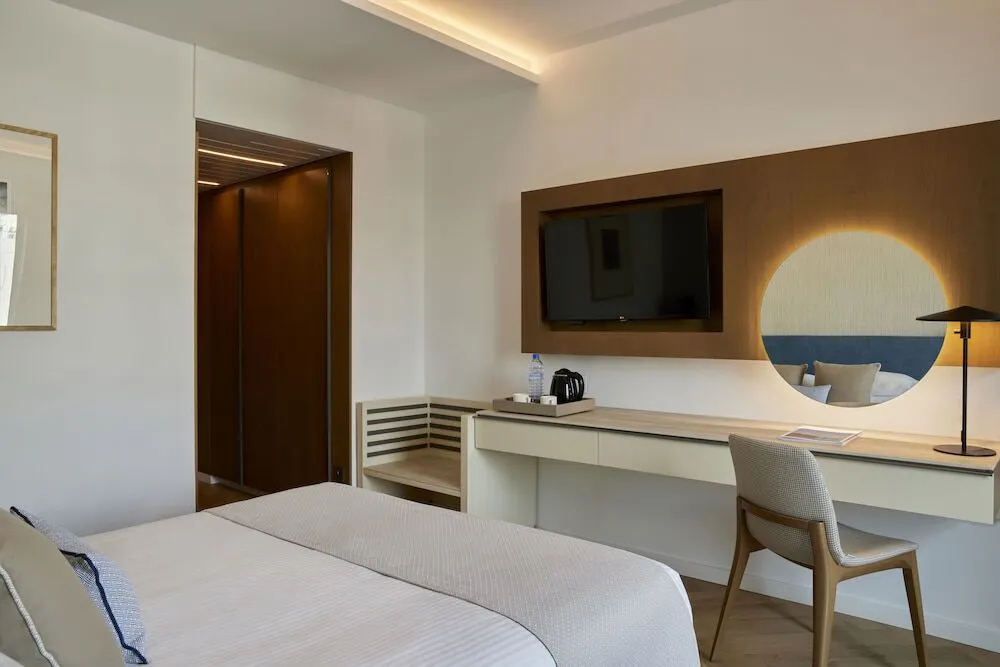 Hotel Mediterranean Beach - rooms