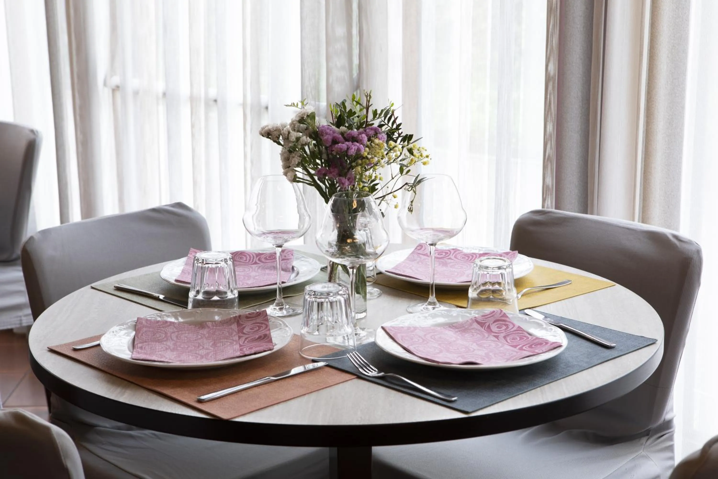 Hotel Vienna - foodAndBeverage