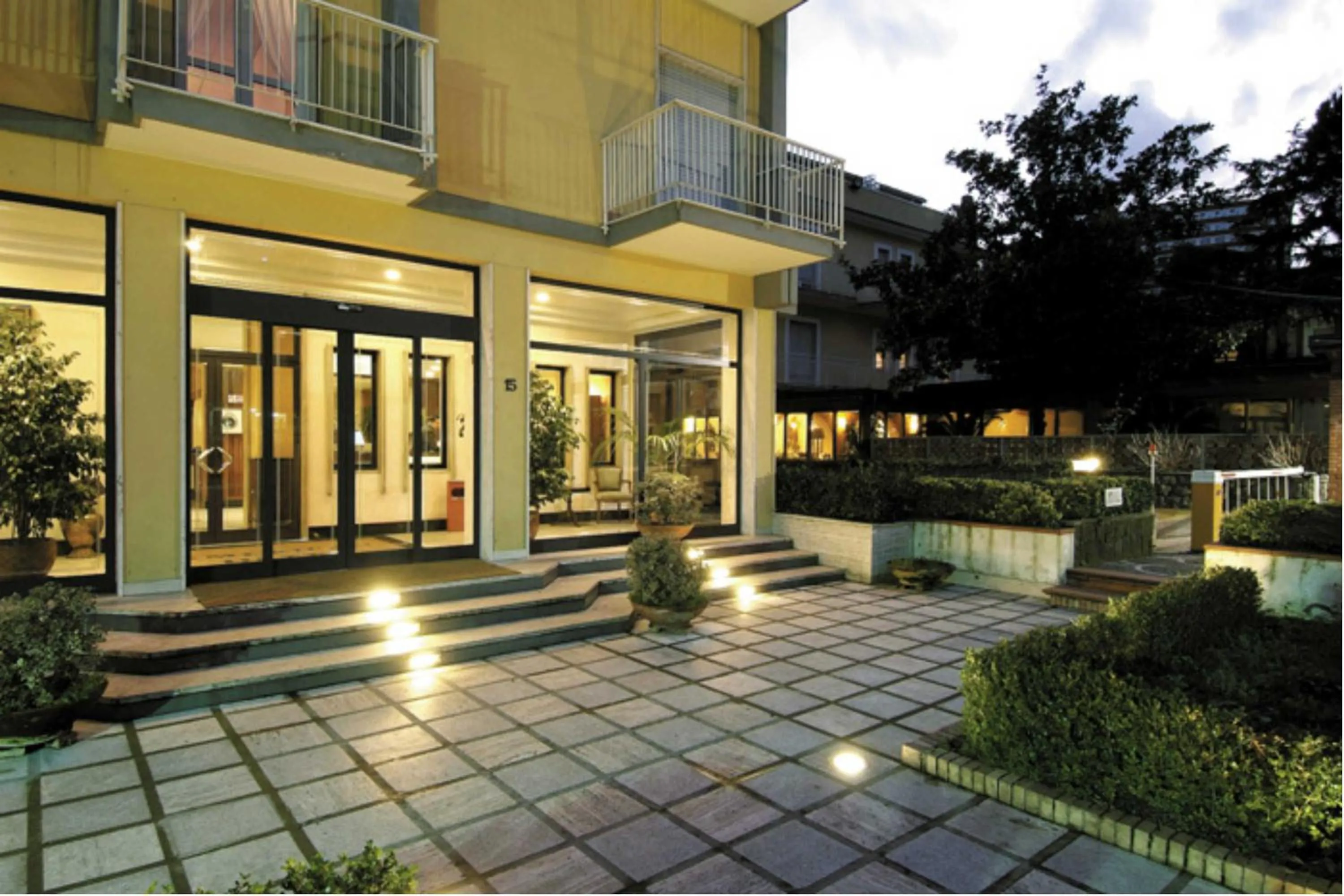 American Hotel - exterior
