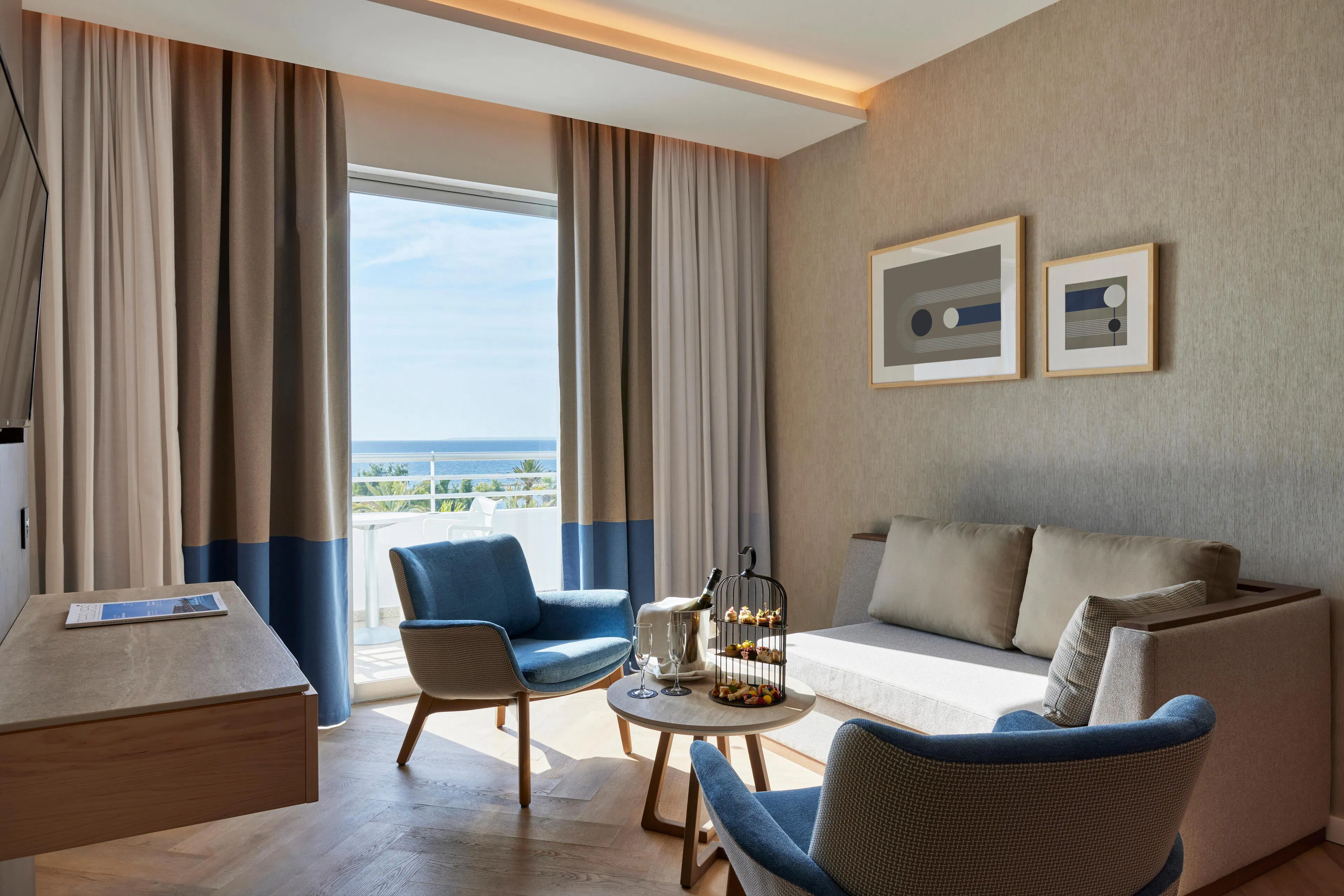 Hotel Mediterranean Beach - rooms
