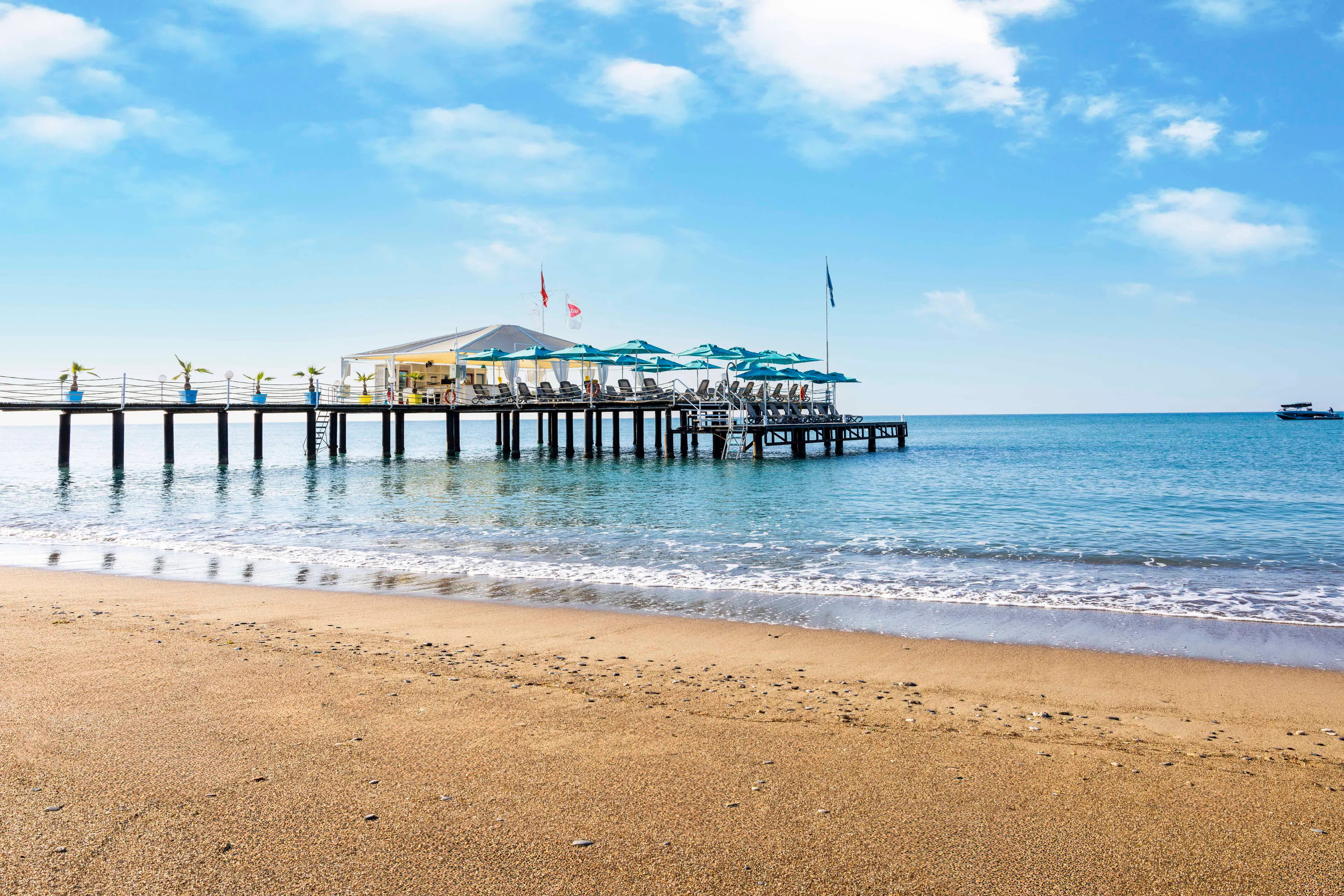 Concorde de Luxe Resort - beach