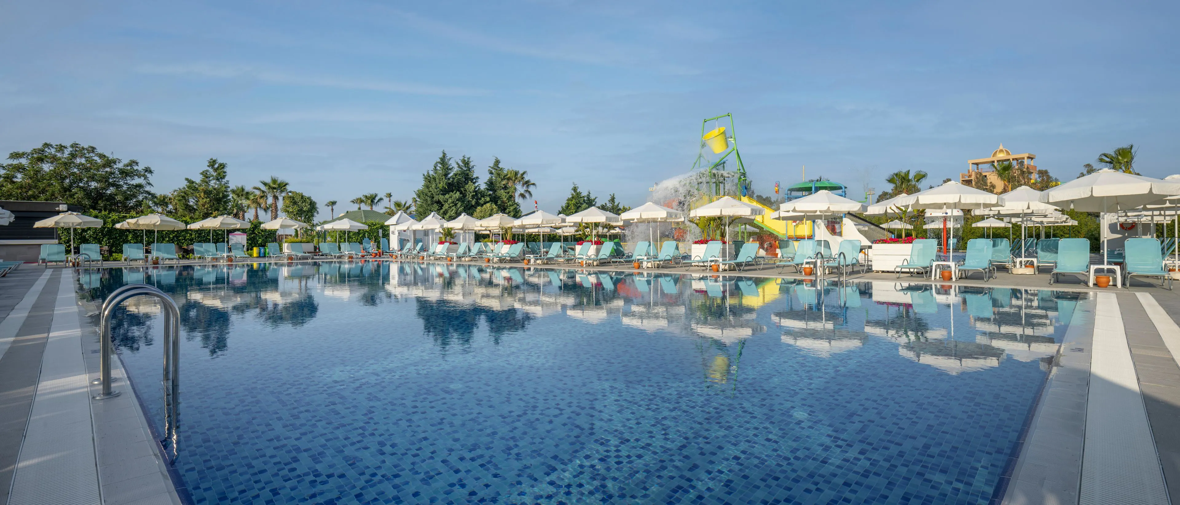 Wyndham Garden Lara - pool