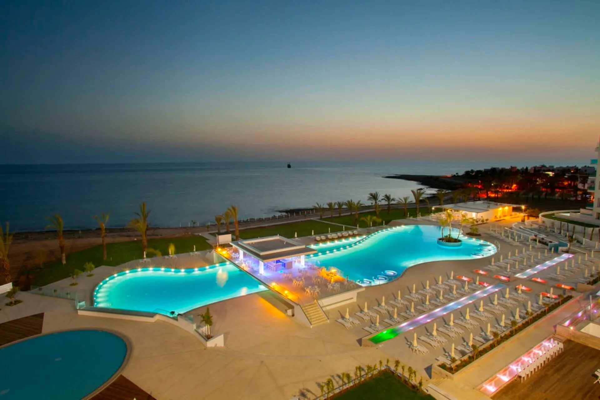 King Evelthon Beach Hotel and Resort - pool