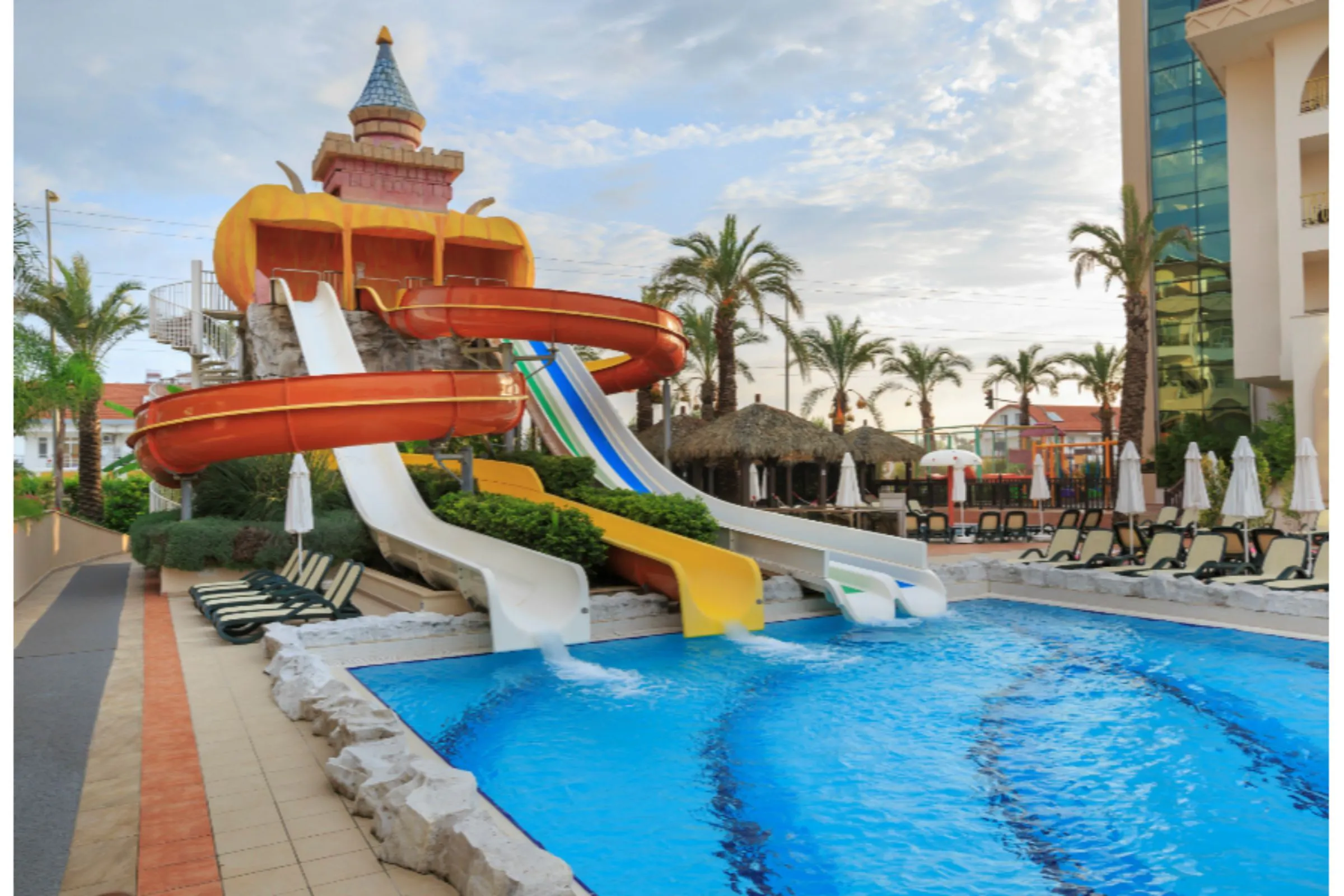 Well Palace Side - pool