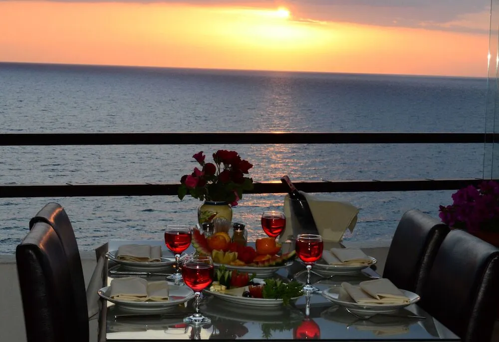 Sunday Beach Hotel - foodAndBeverage
