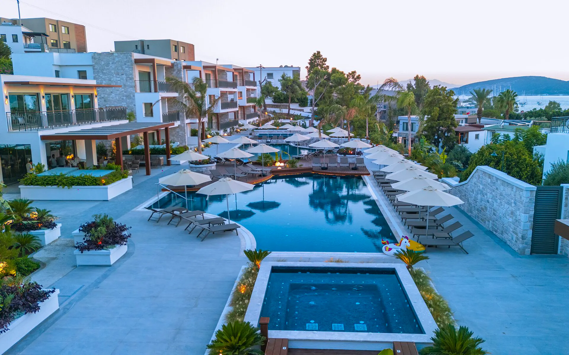 Ayaz Suites - pool