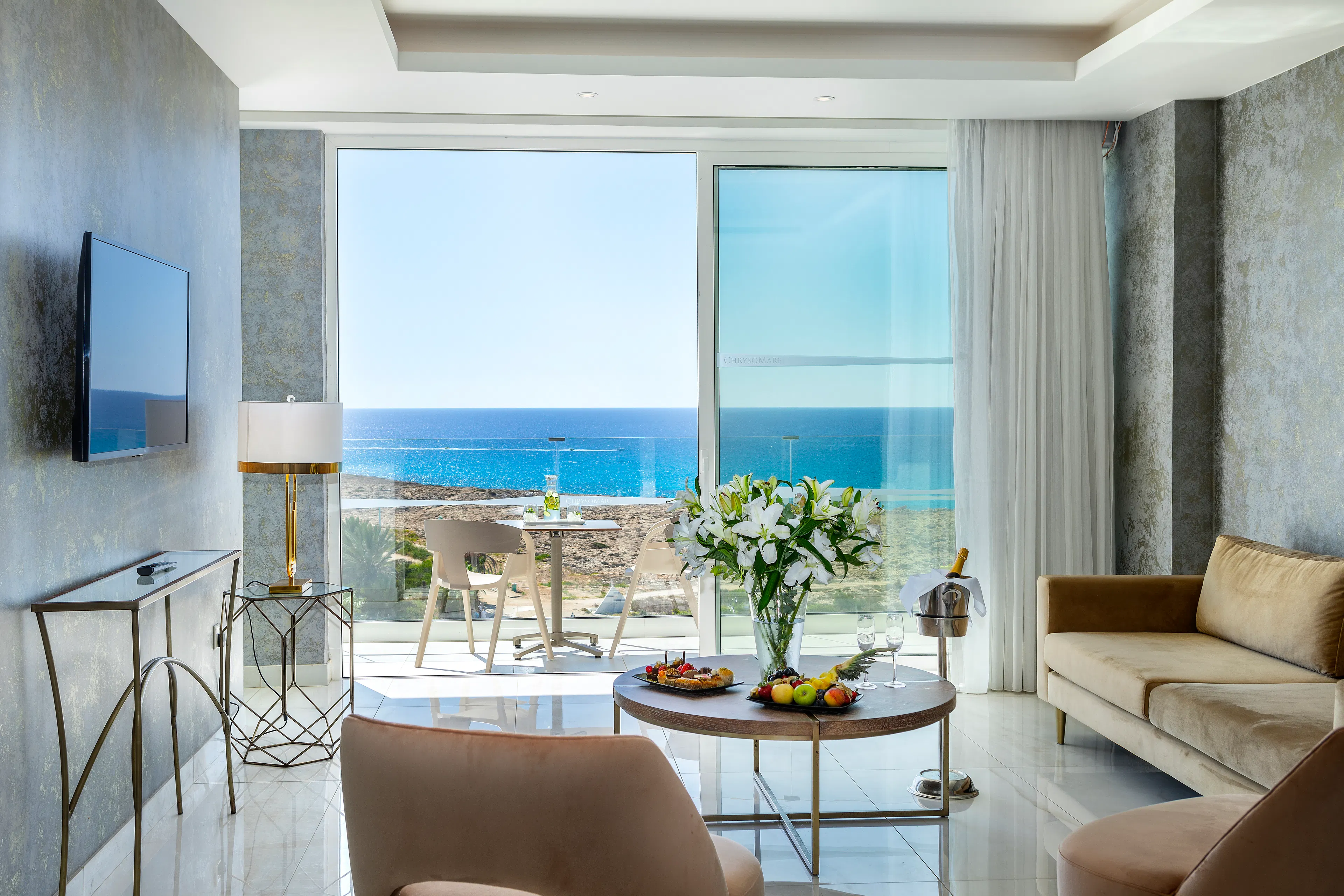 Double Superior Suite (SeaFront, Balcony)