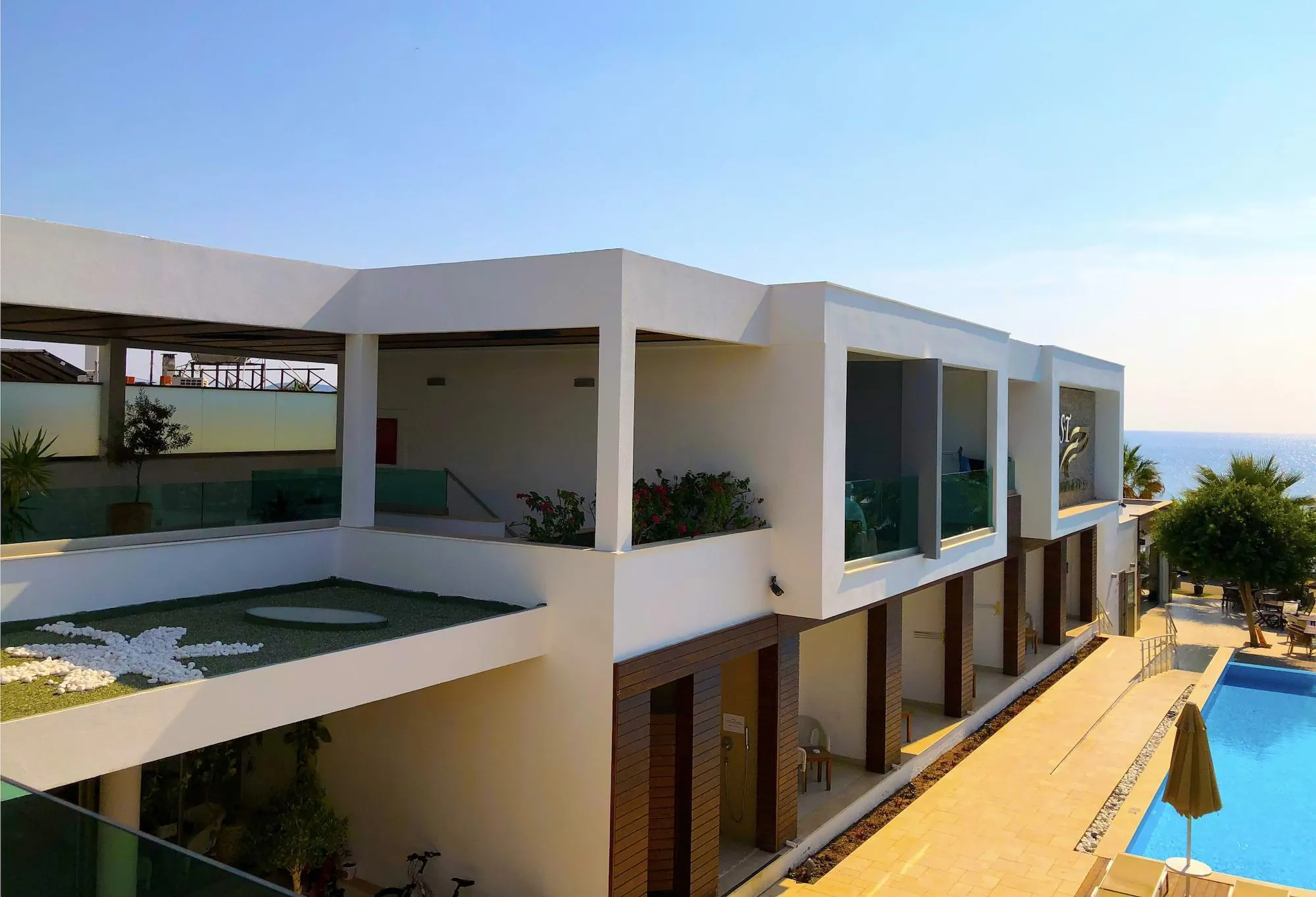 Zest Exclusive Hotel & Spa - pool