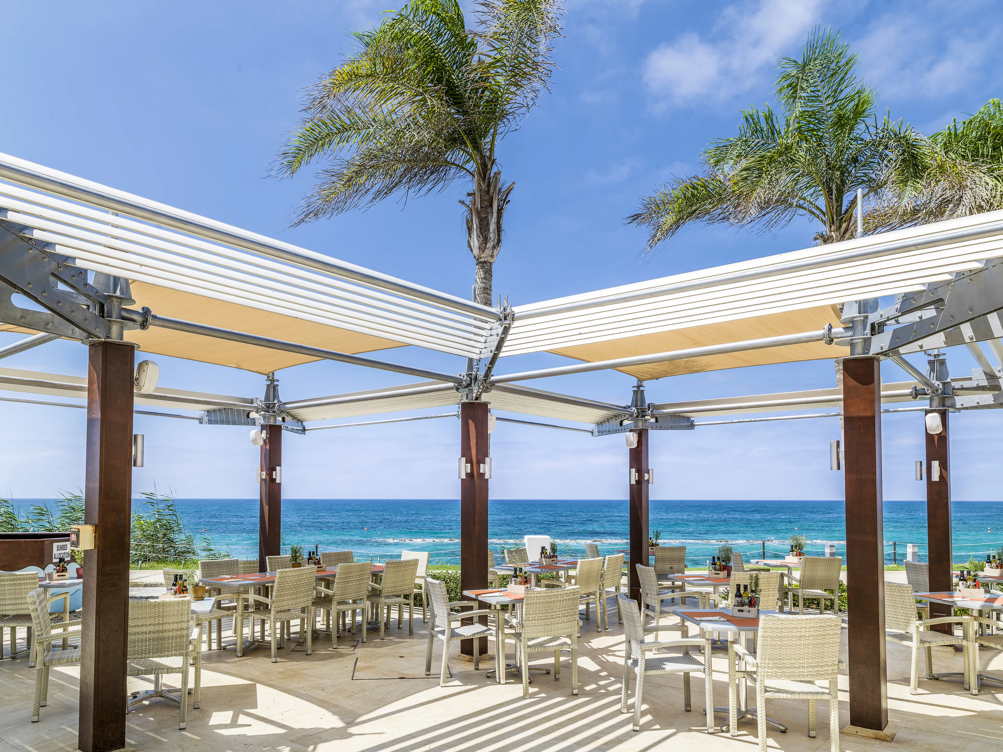 Alexander The Great Beach Hotel - foodAndBeverage