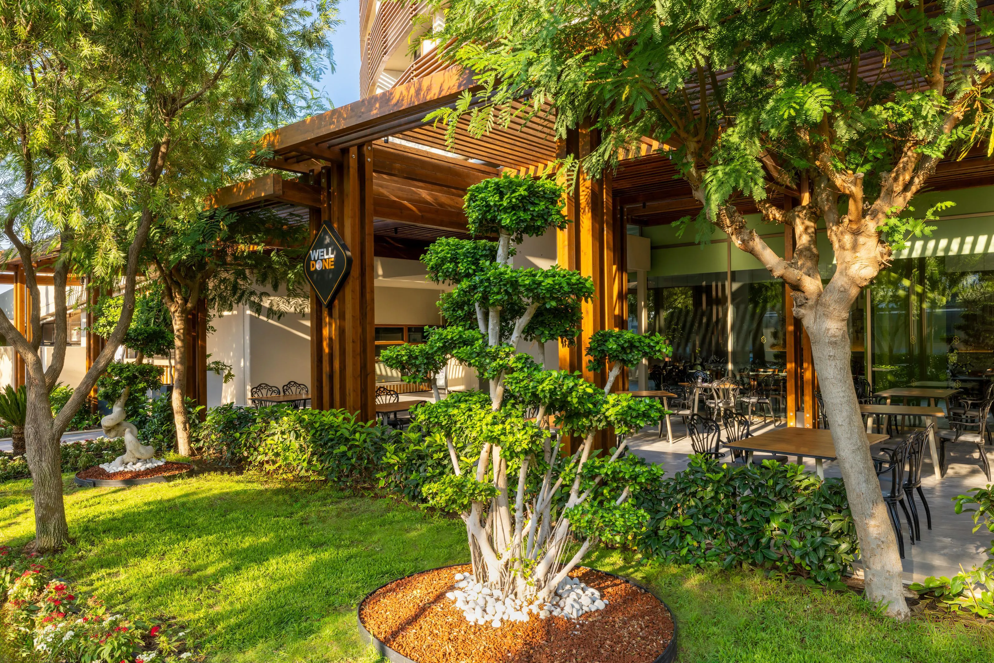 Nirvana Cosmopolitan - exterior