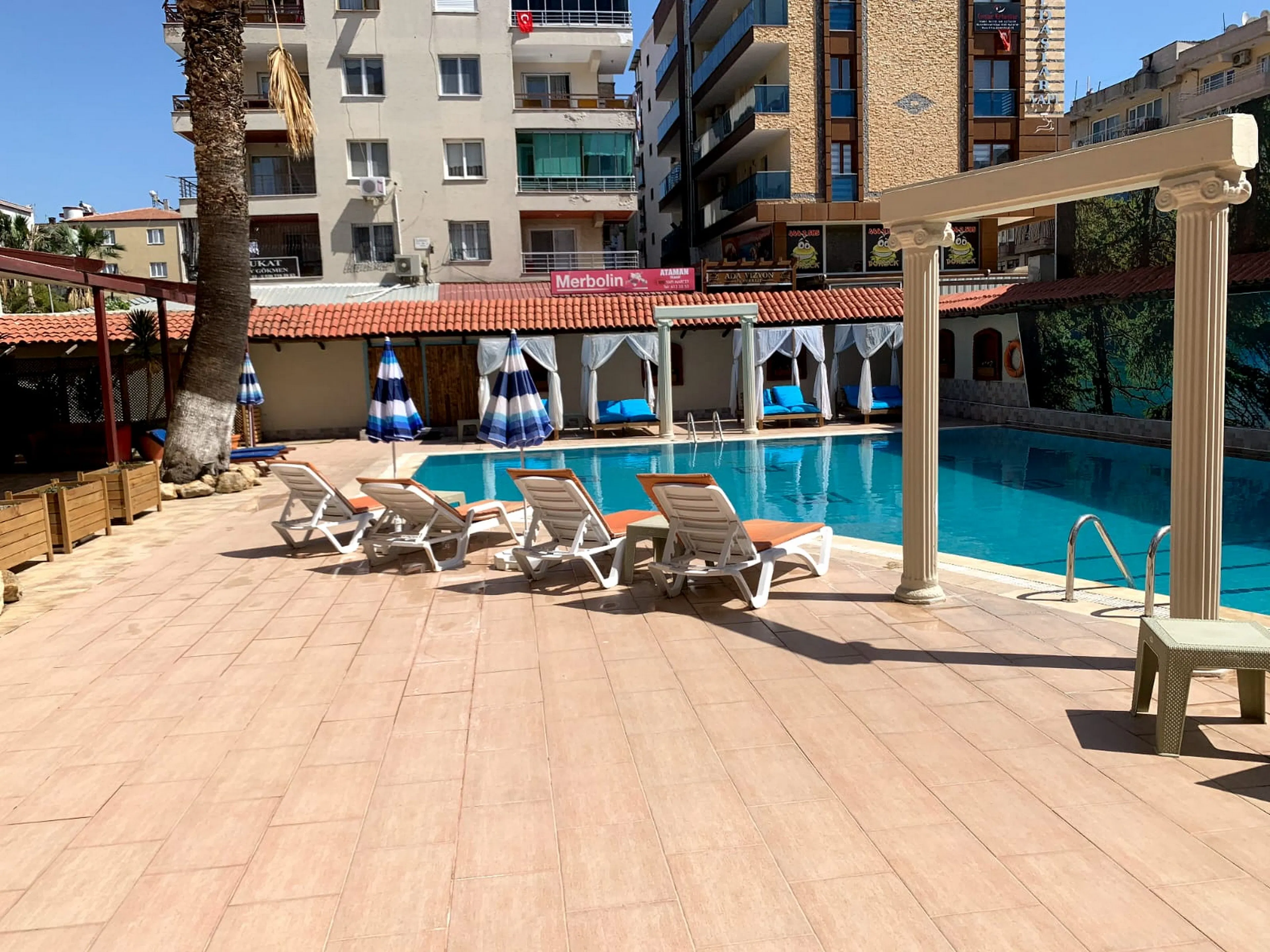 Duqqan Deluxe Hotel - pool
