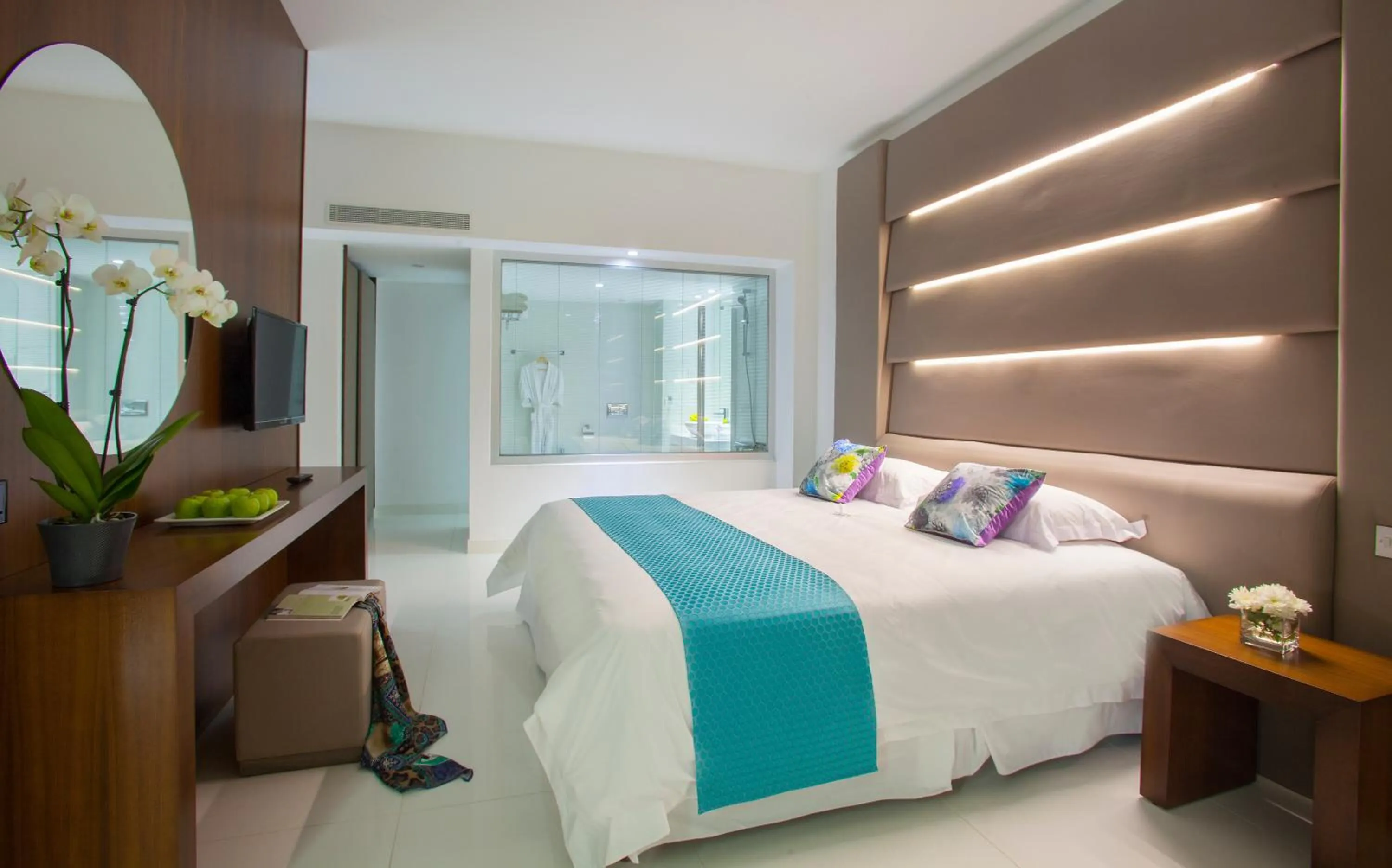 King Evelthon Beach Hotel and Resort - rooms