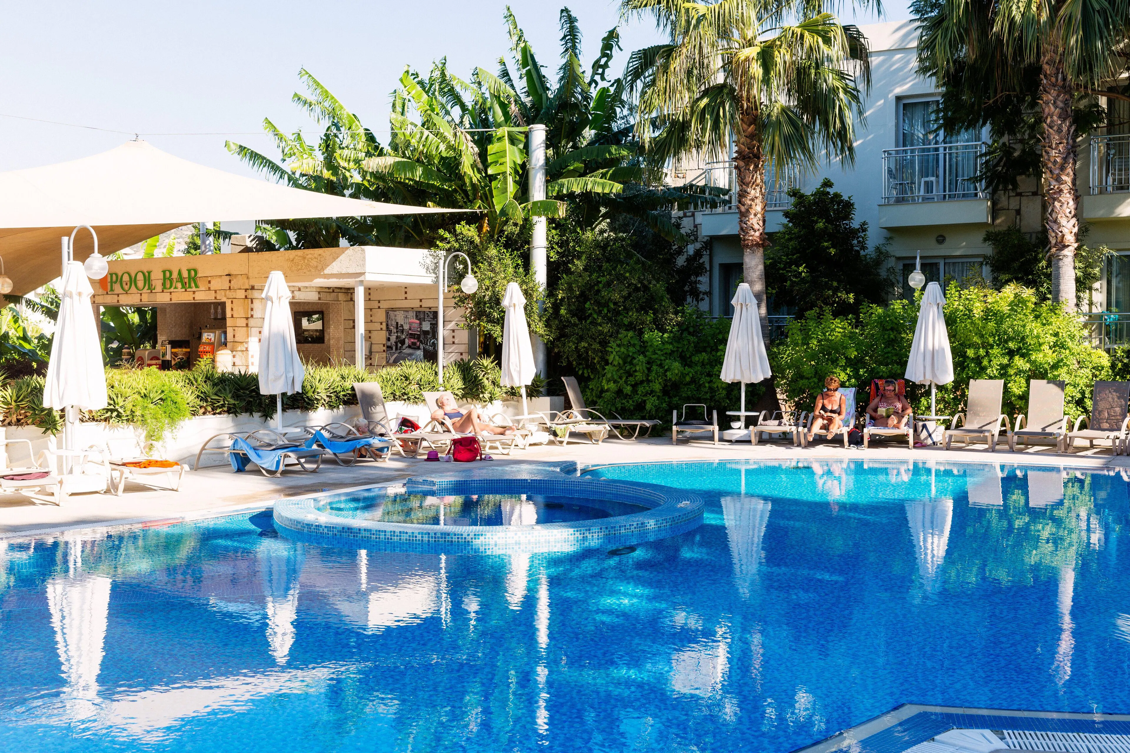 Mandarin Resort - pool