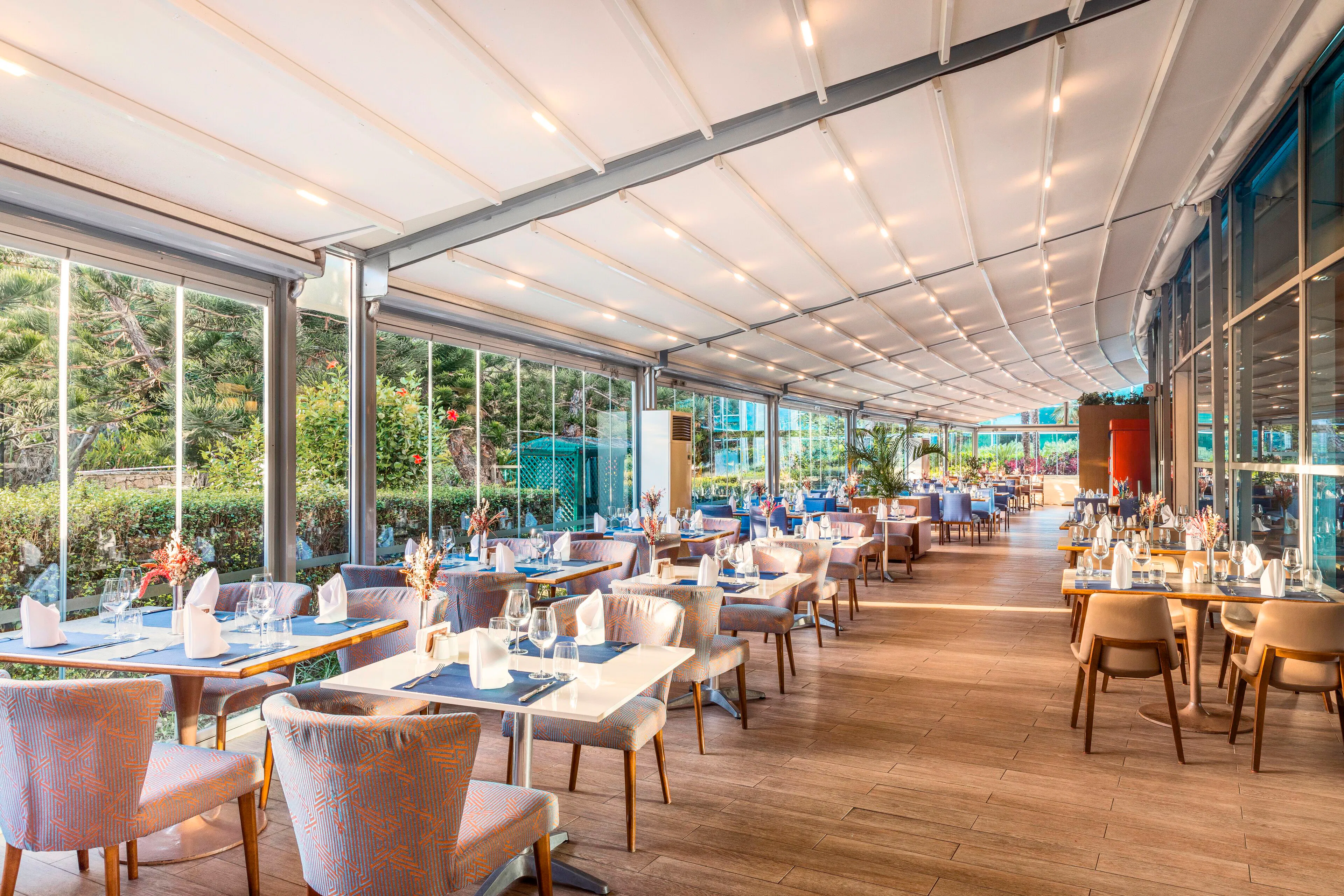 Concorde de Luxe Resort - foodAndBeverage