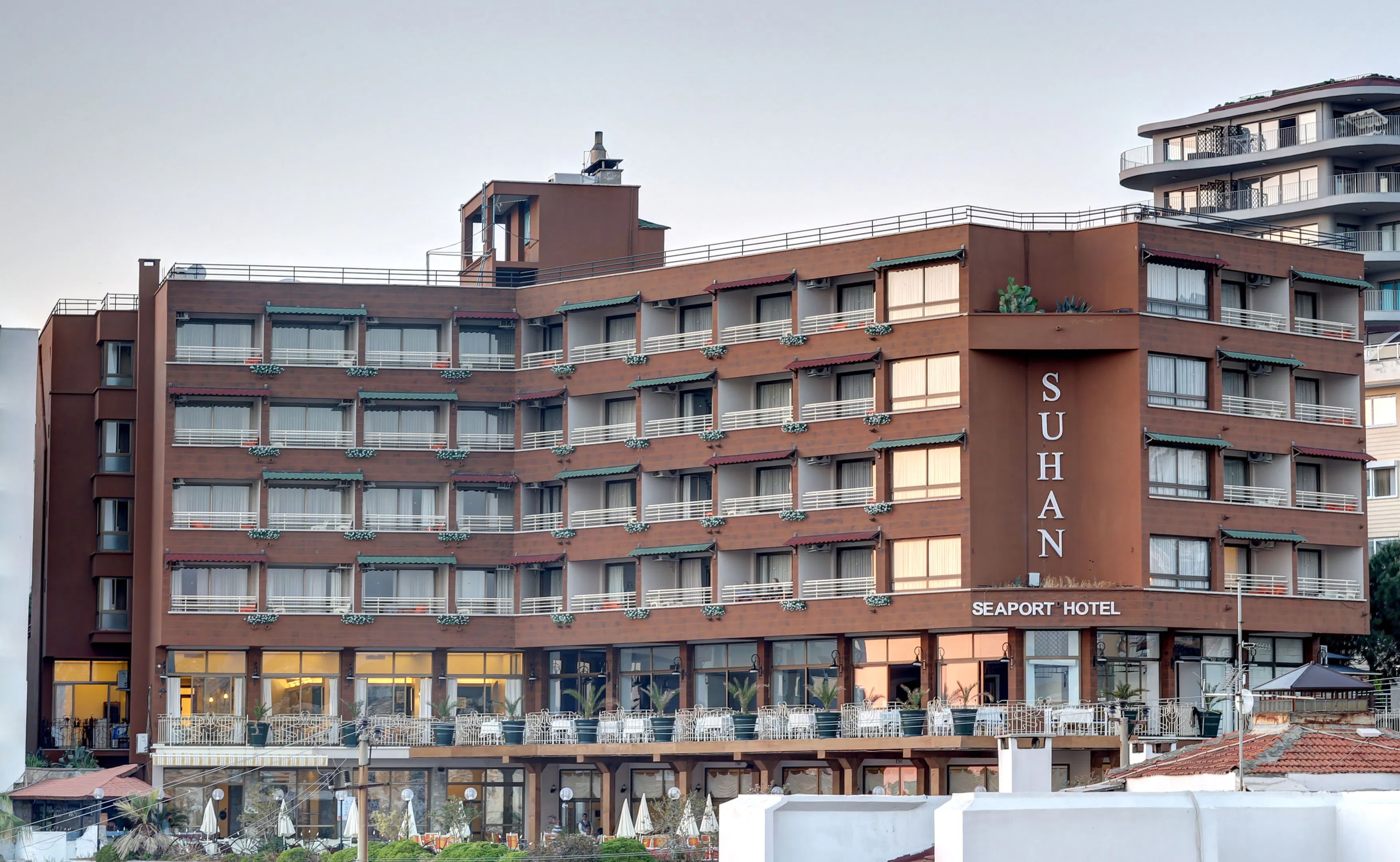 Suhan Seaport Hotel - exterior