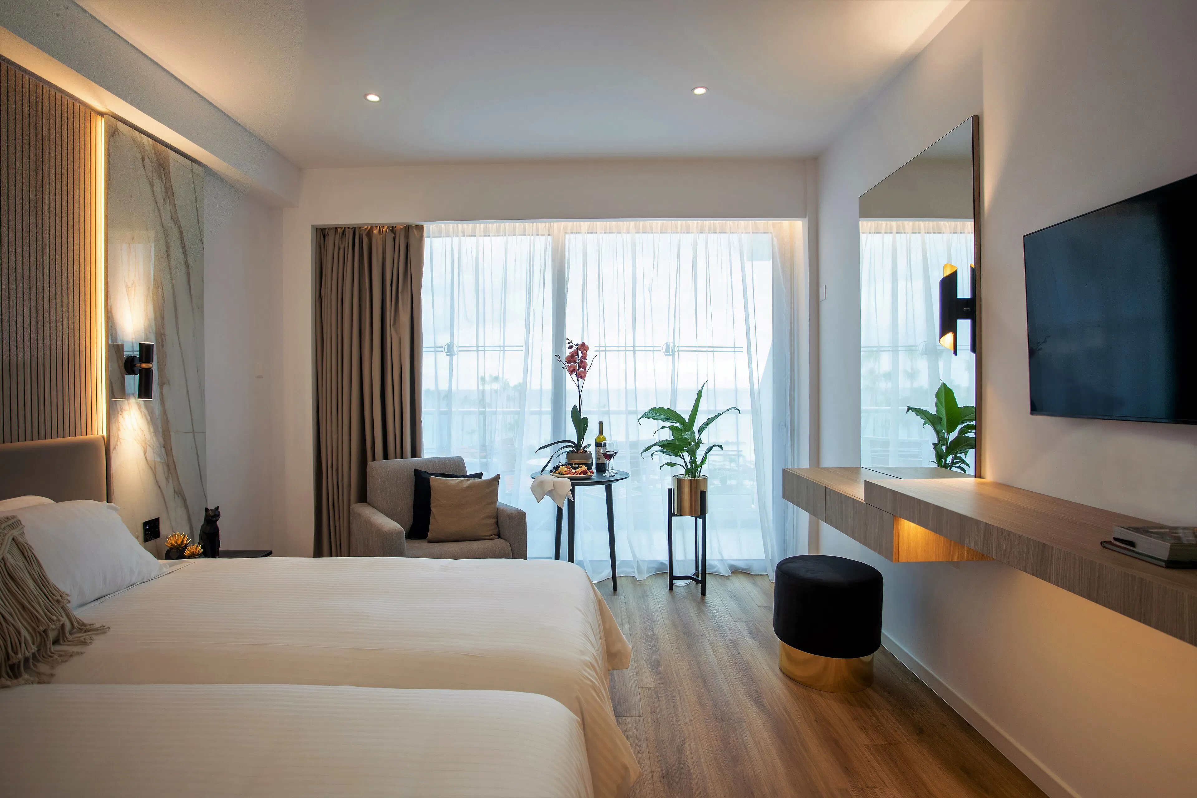 Superior Room (Inland View, Balcony)