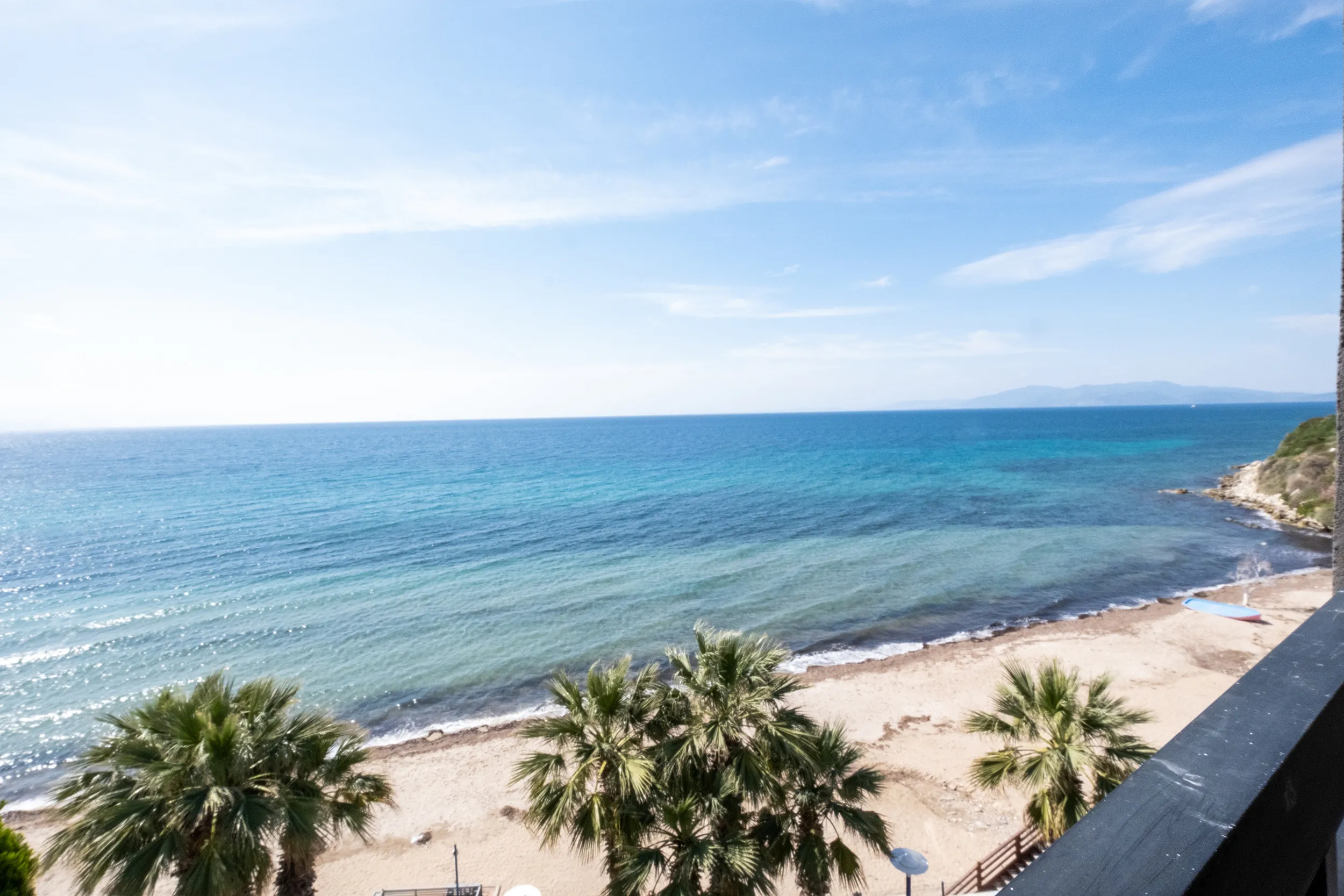 Sunday Beach Hotel - location