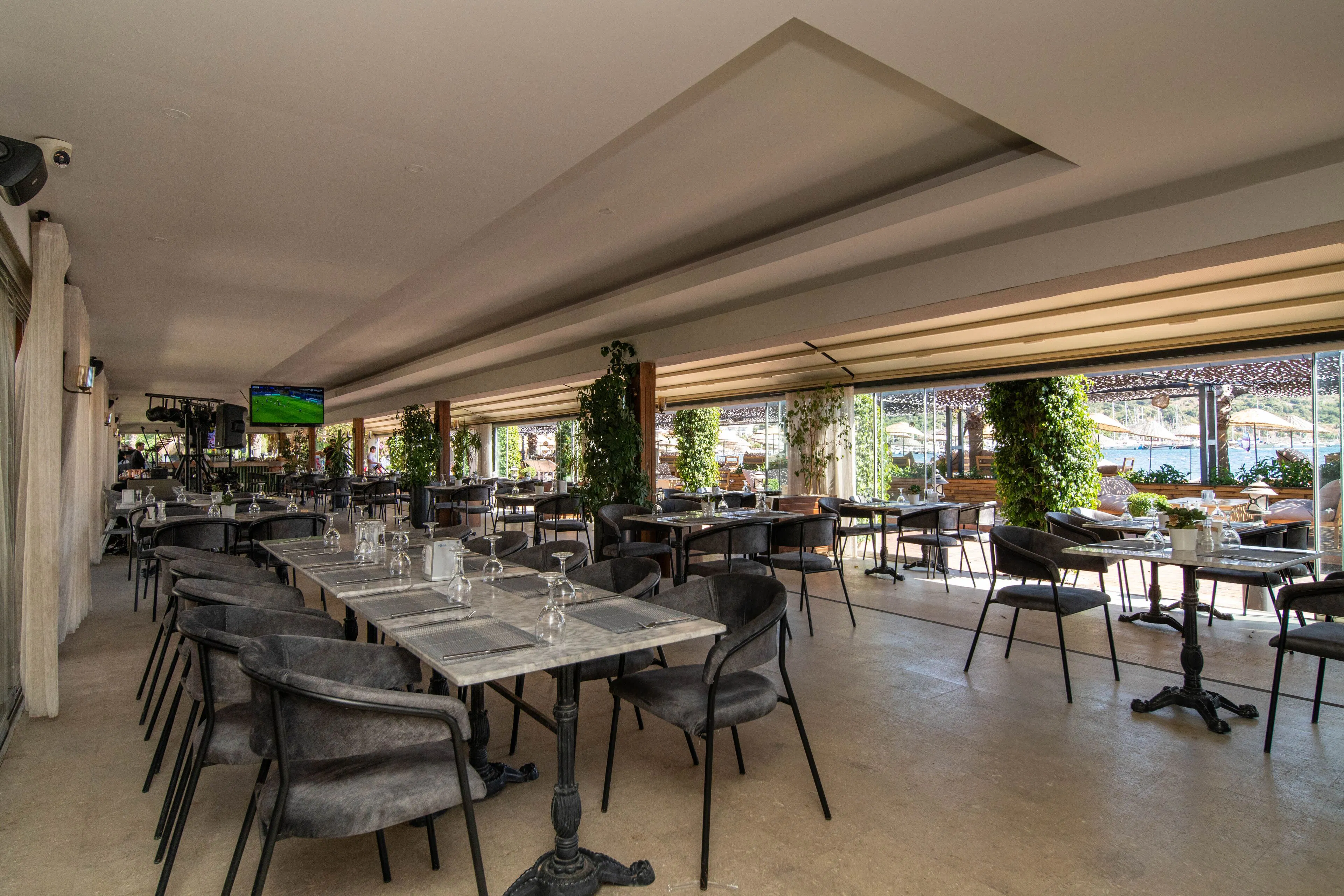 Ambrosia Hotel - foodAndBeverage