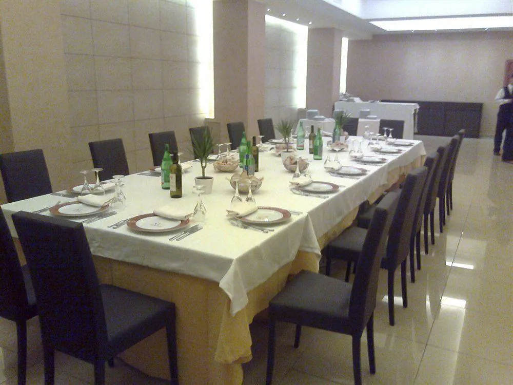 Hotel Tiempo - foodAndBeverage
