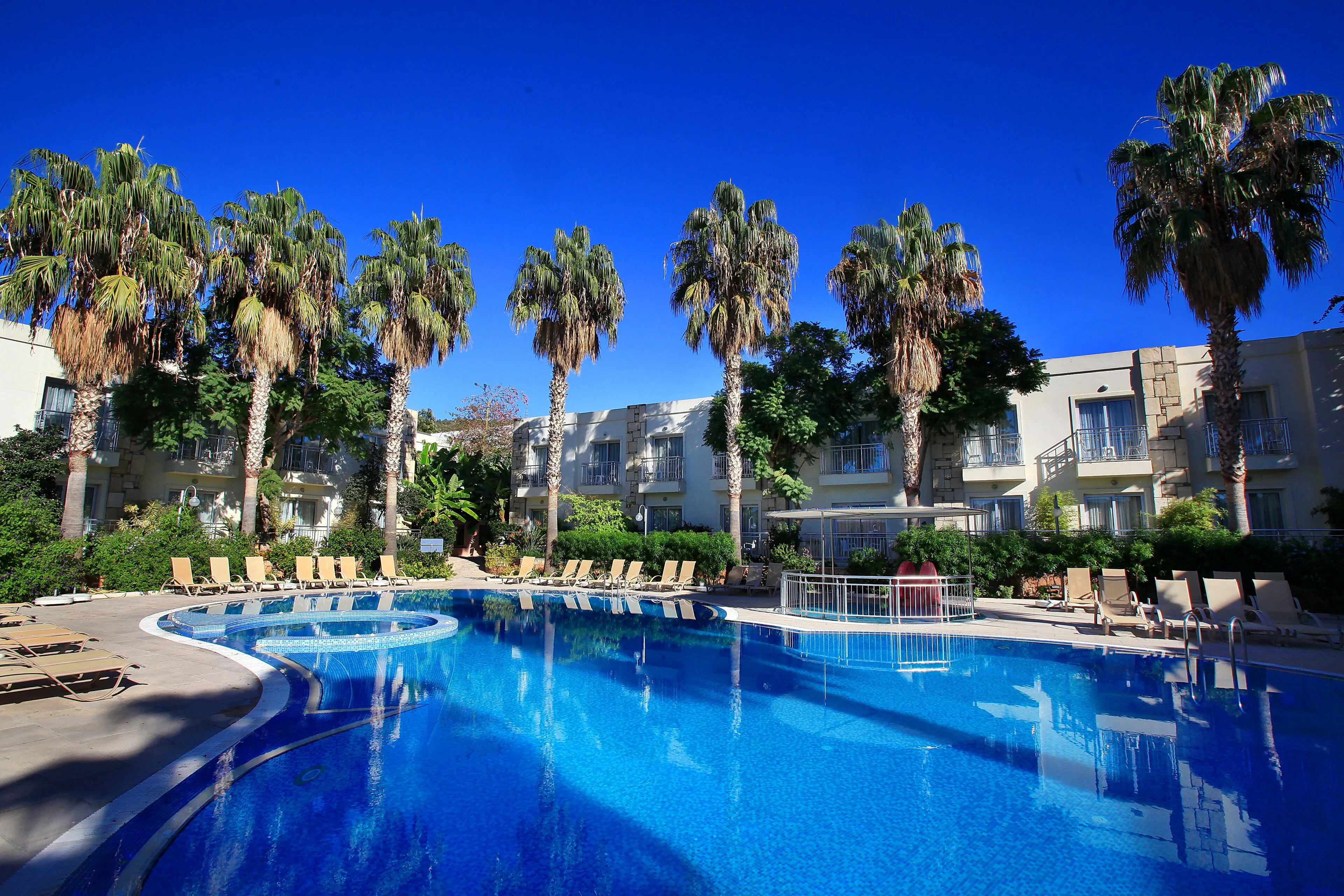 Mandarin Resort - pool