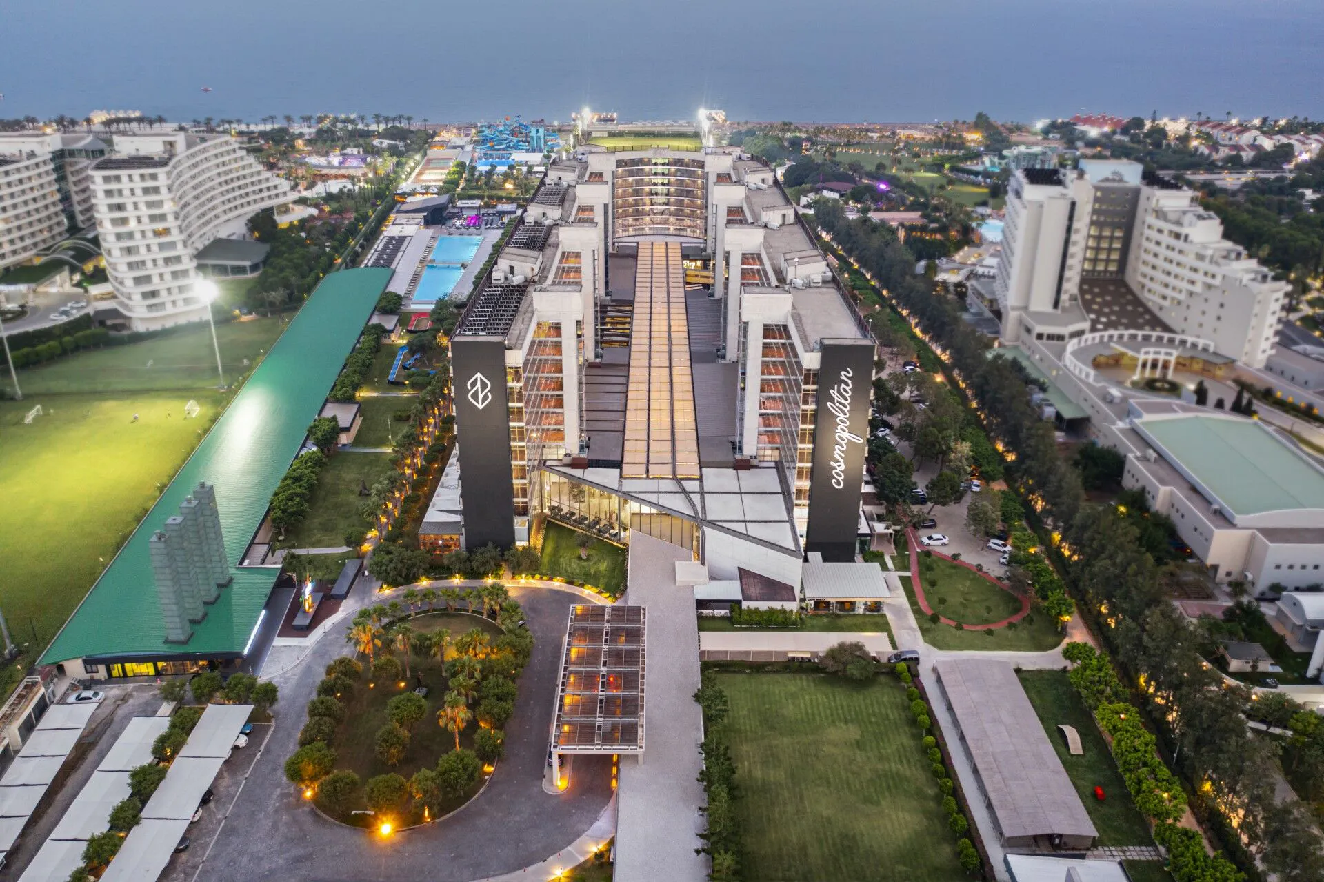 Nirvana Cosmopolitan - exterior