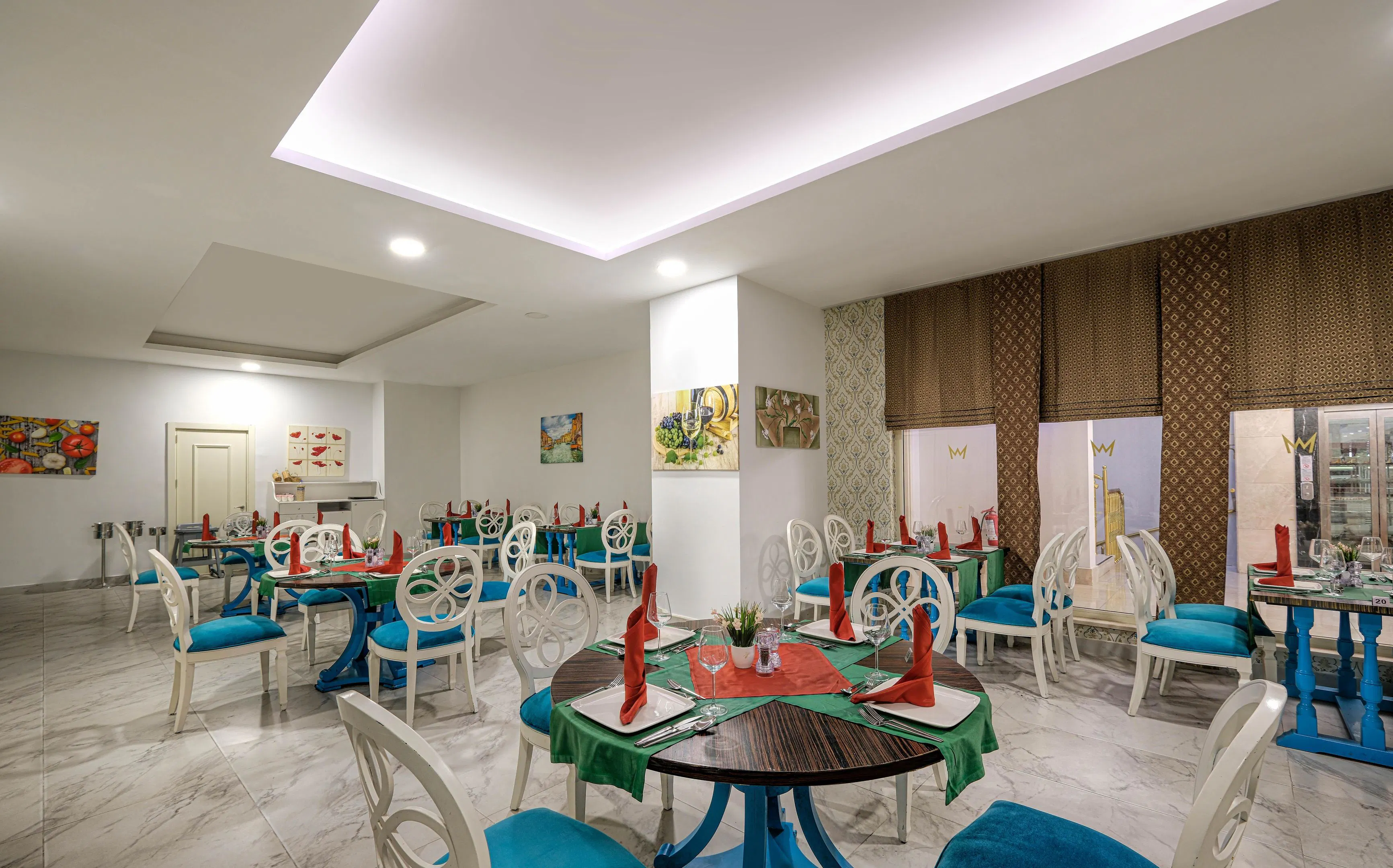 Well Palace Side - foodAndBeverage