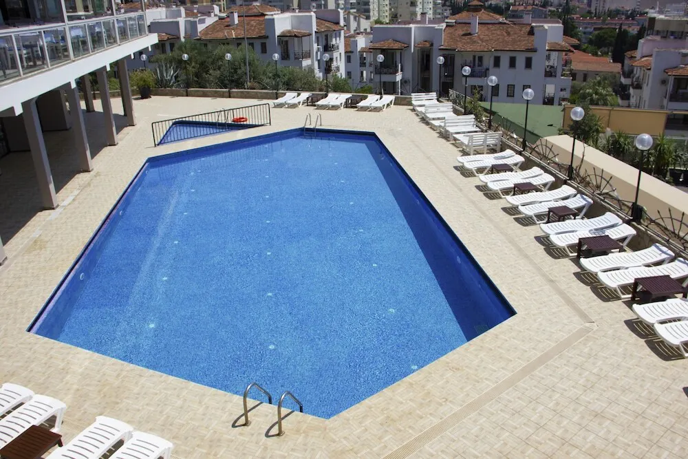 Suhan Seaport Hotel - pool