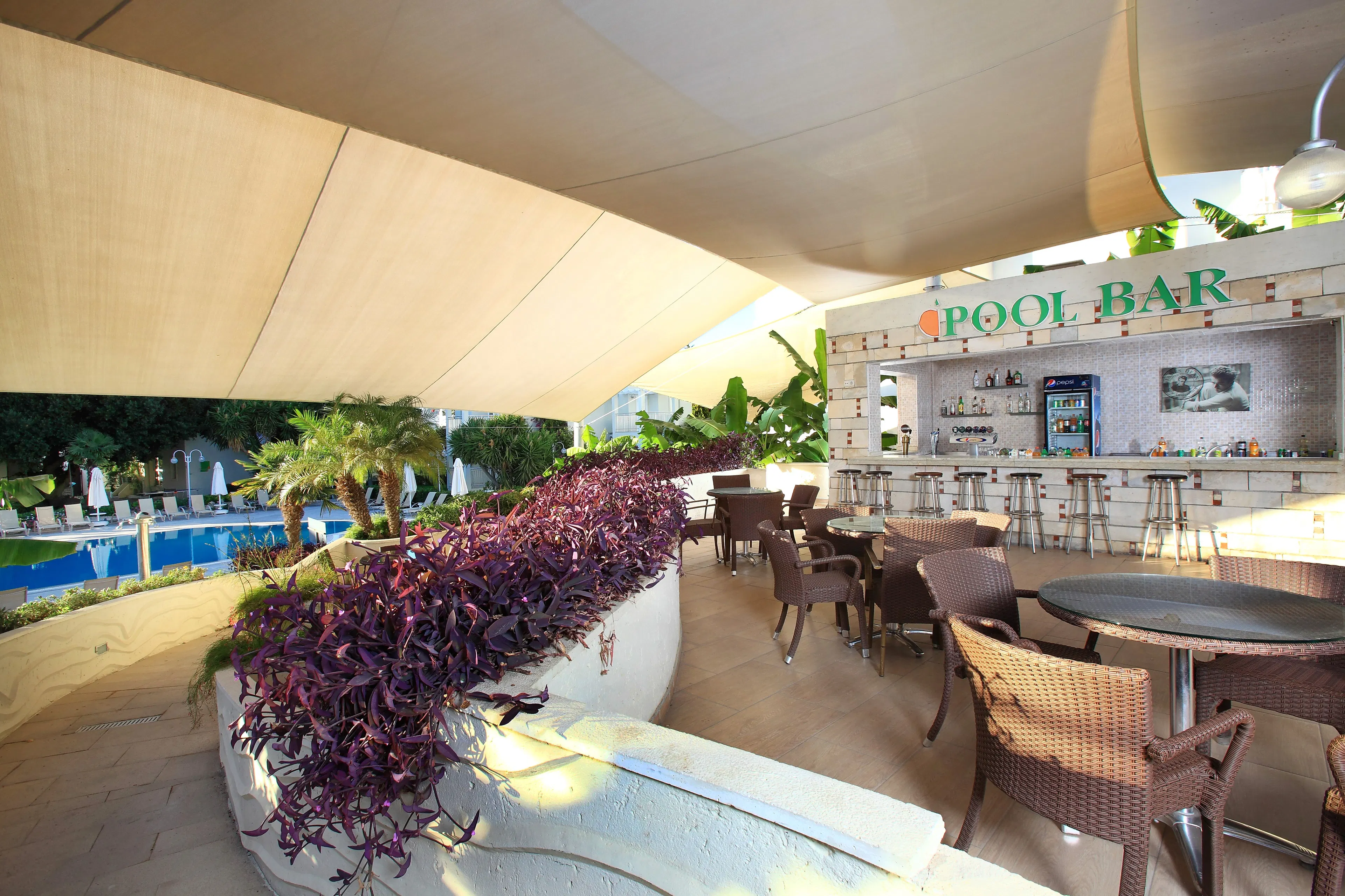 Mandarin Resort - foodAndBeverage