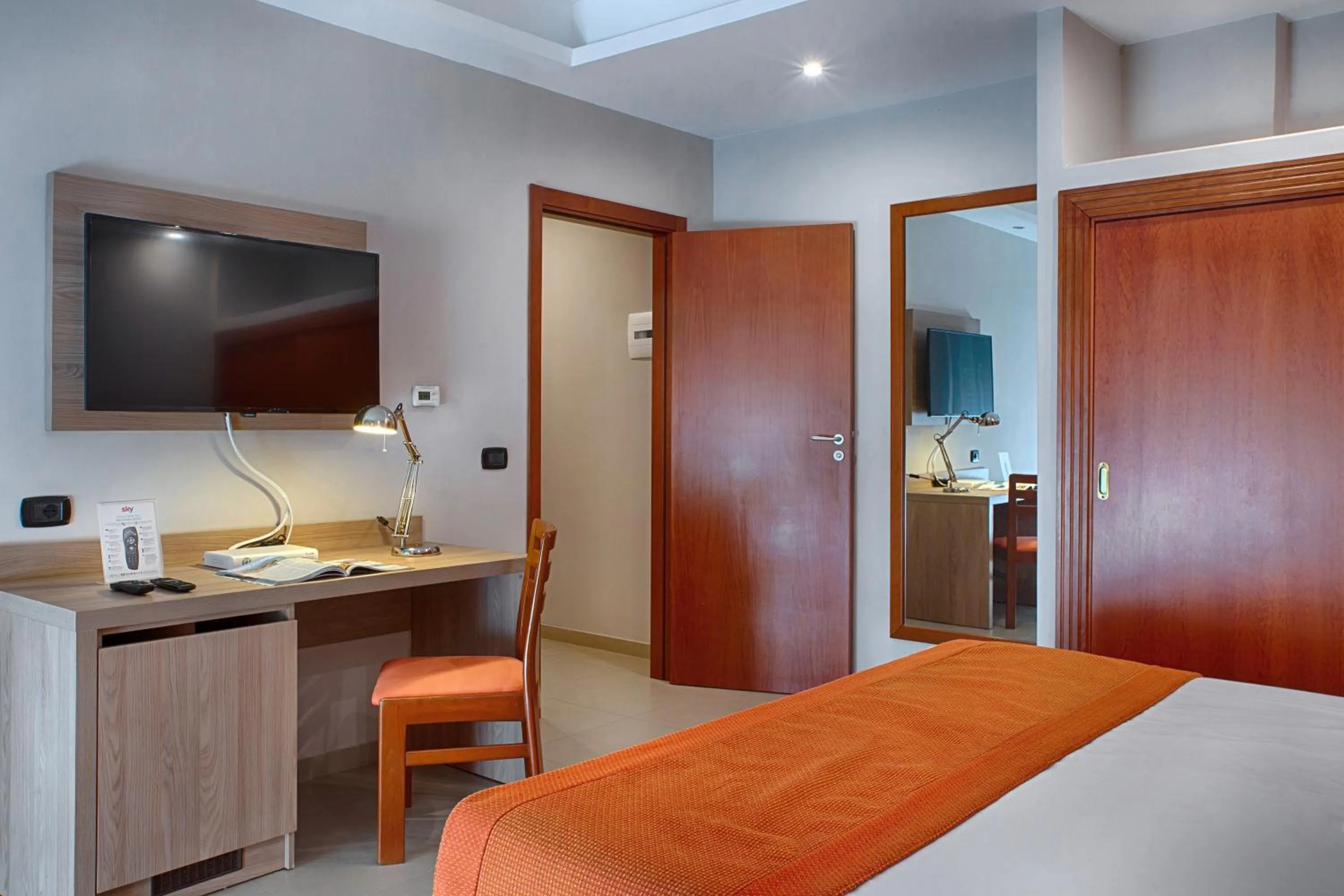 American Hotel - rooms