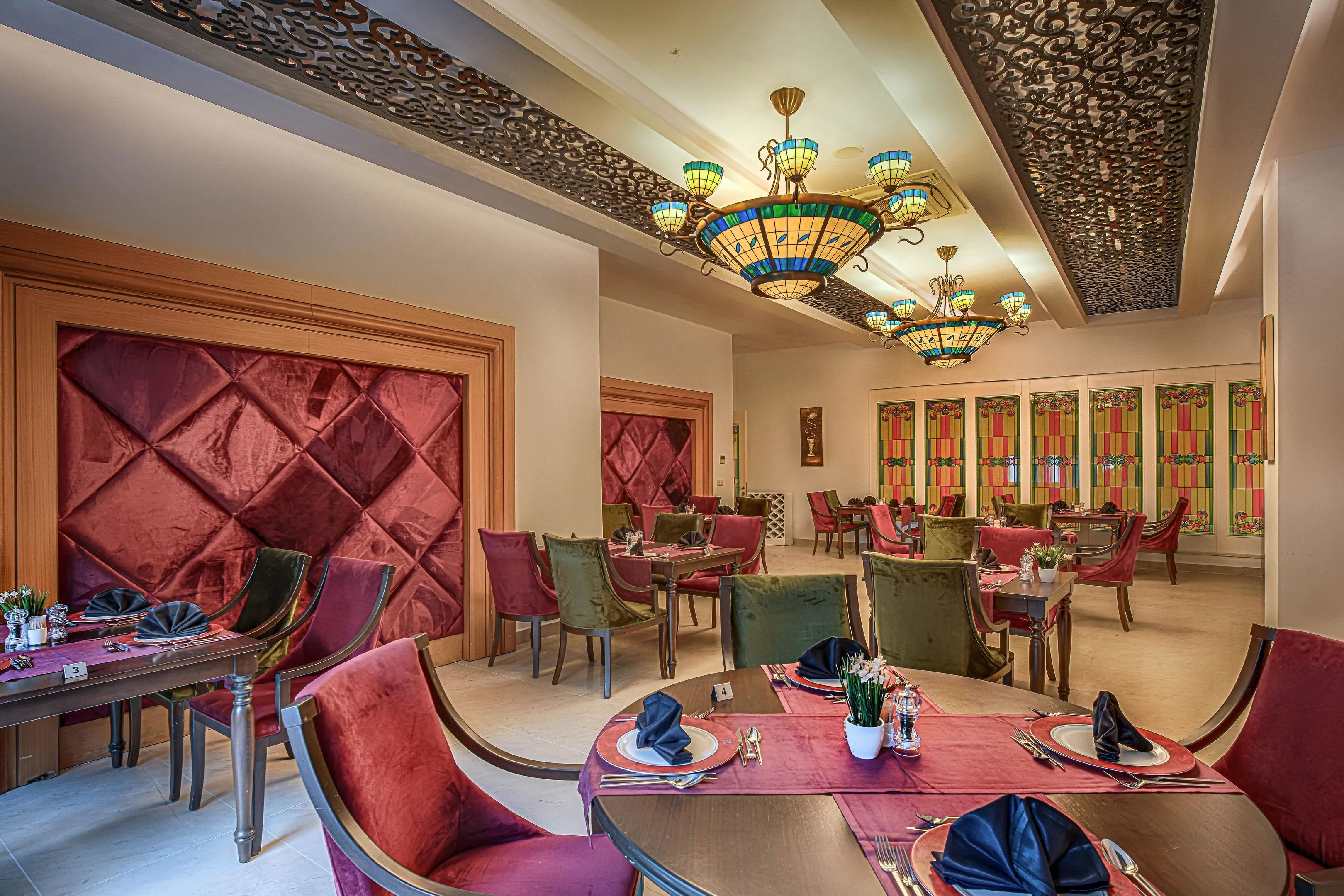 Well Palace Side - foodAndBeverage