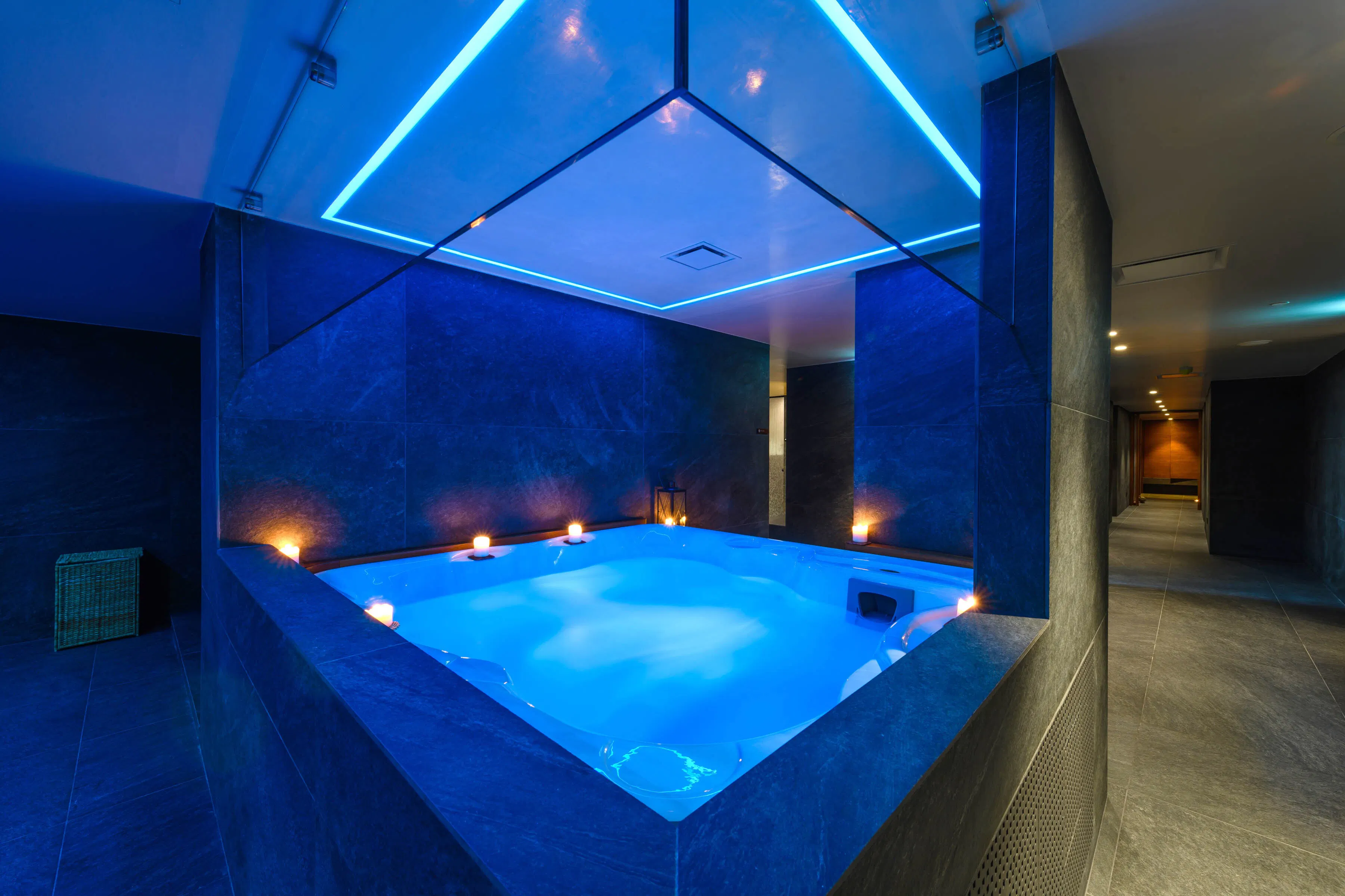 Ajax Hotel - pool