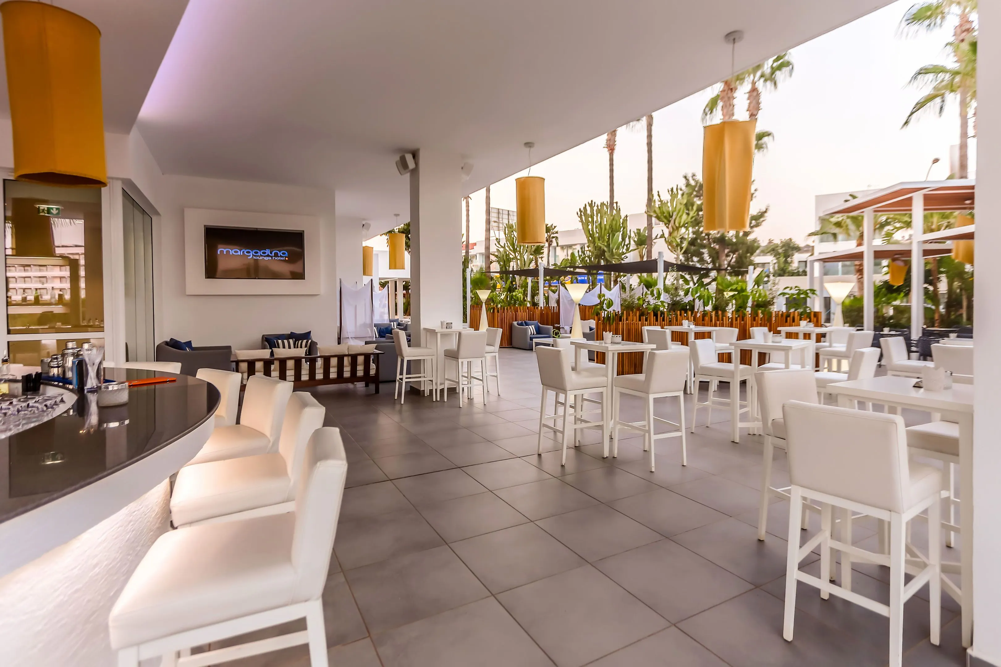 Margadina Lounge Hotel - foodAndBeverage