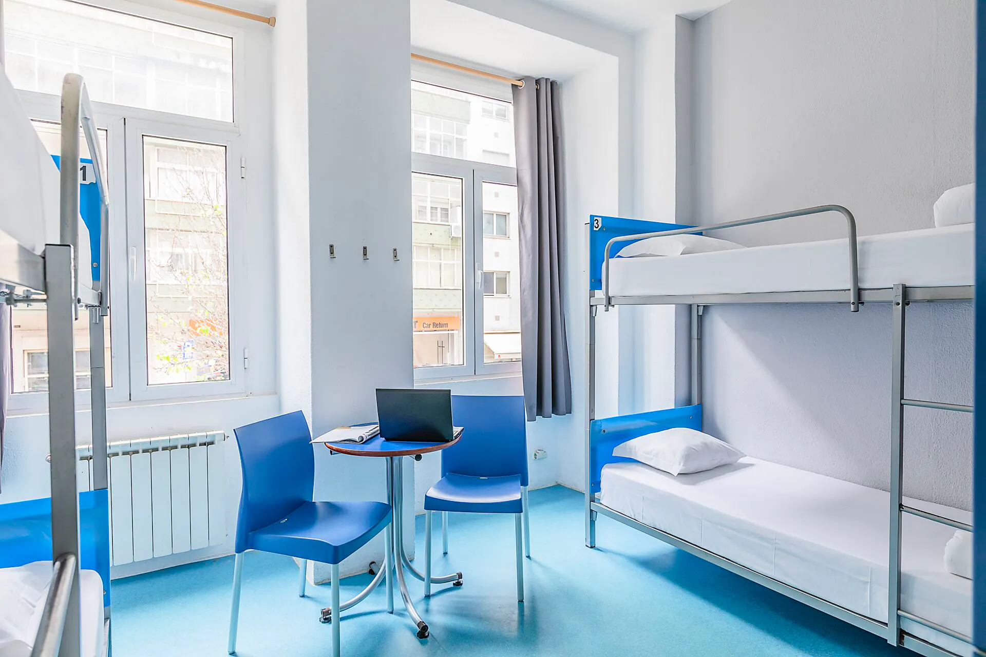 TRIPLE MALE ROOM