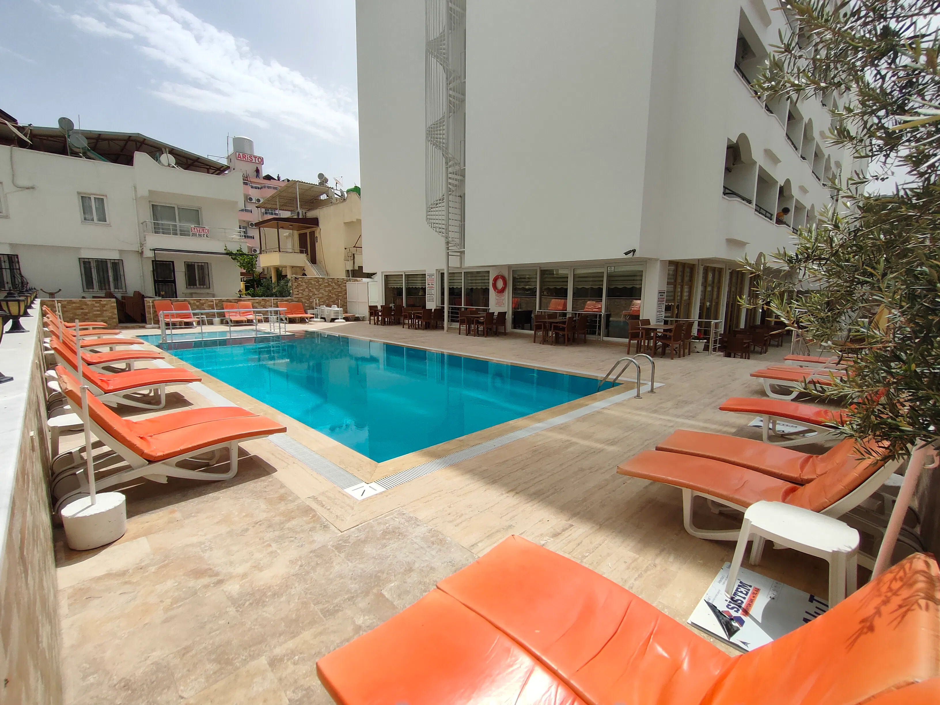 Altinersan - pool