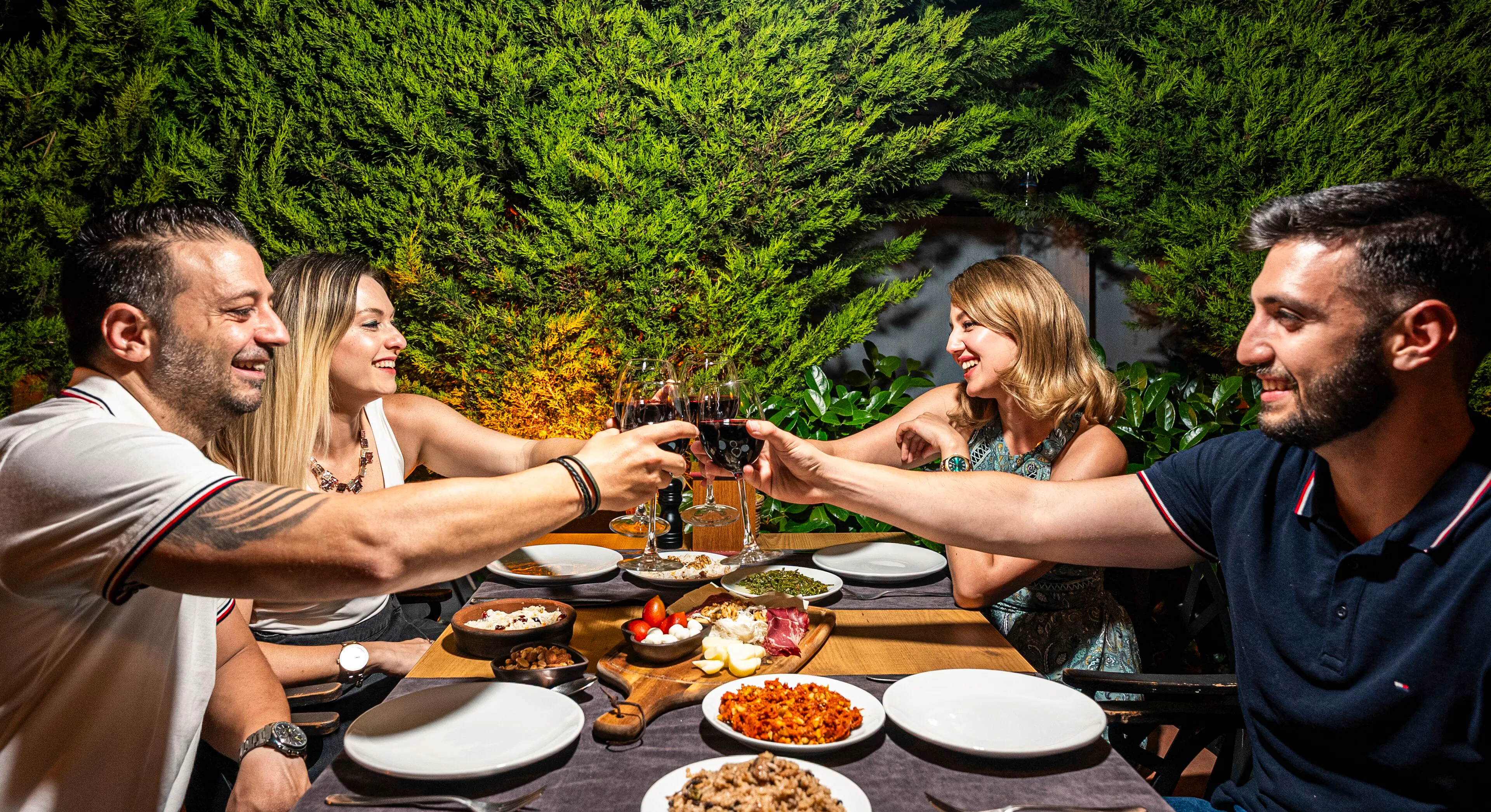 HMA Hotel & Suites - foodAndBeverage