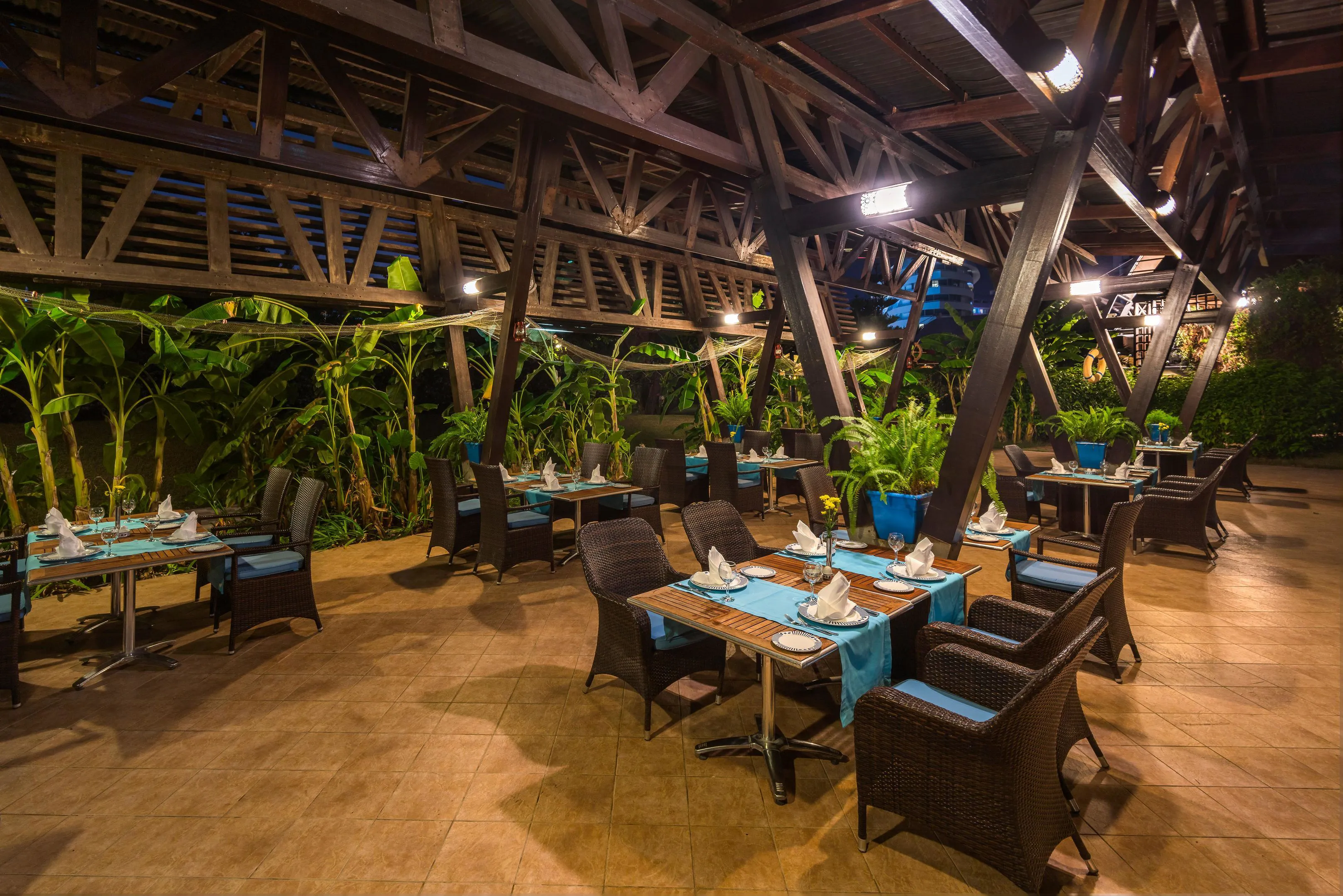 Concorde de Luxe Resort - foodAndBeverage