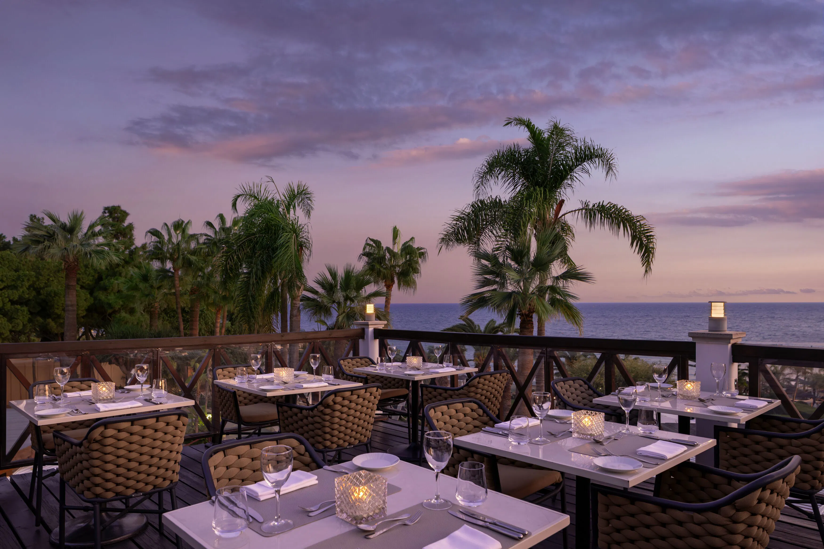 Hotel Mediterranean Beach - foodAndBeverage