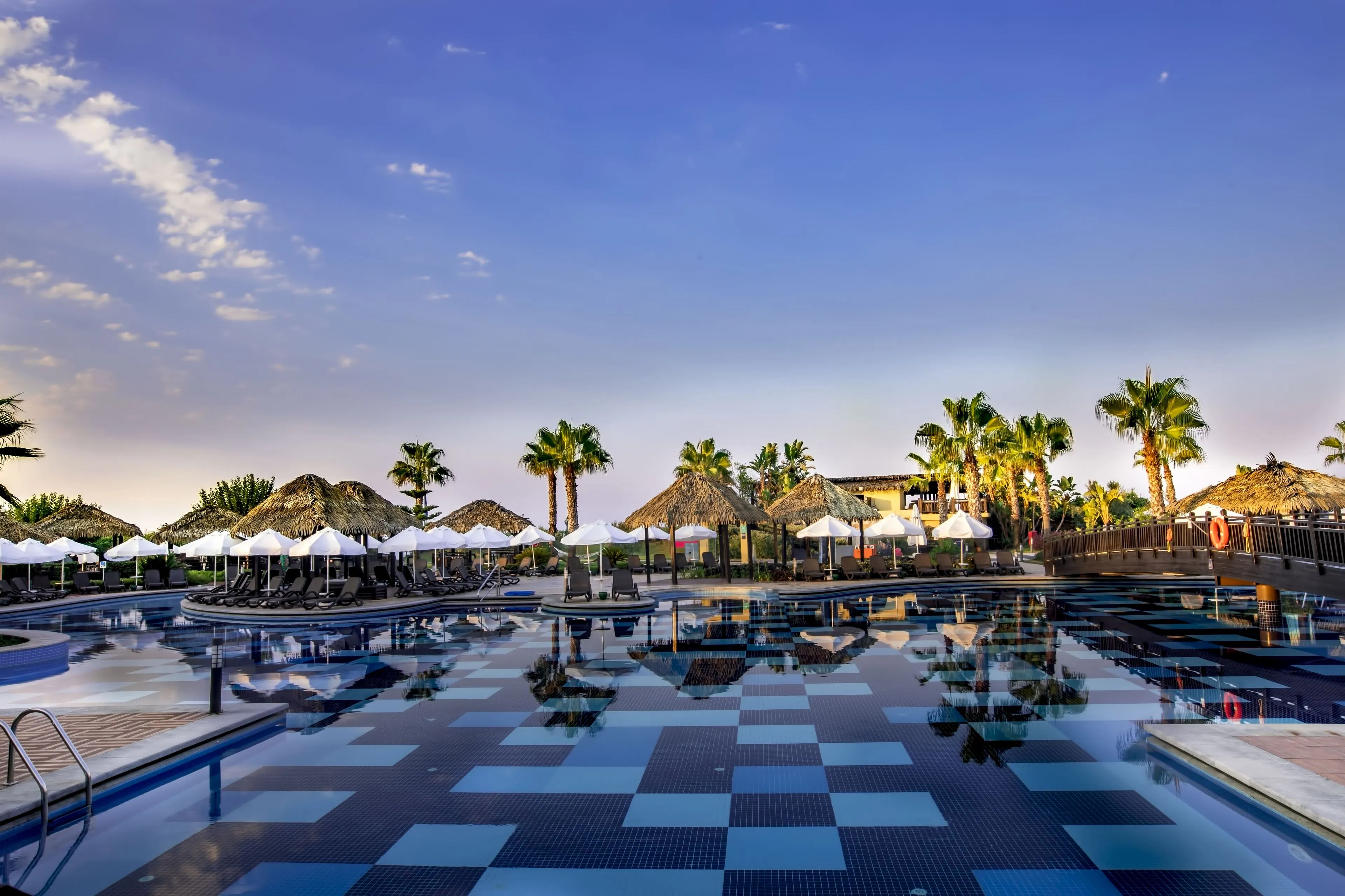 Greenwood Suites Resort - pool