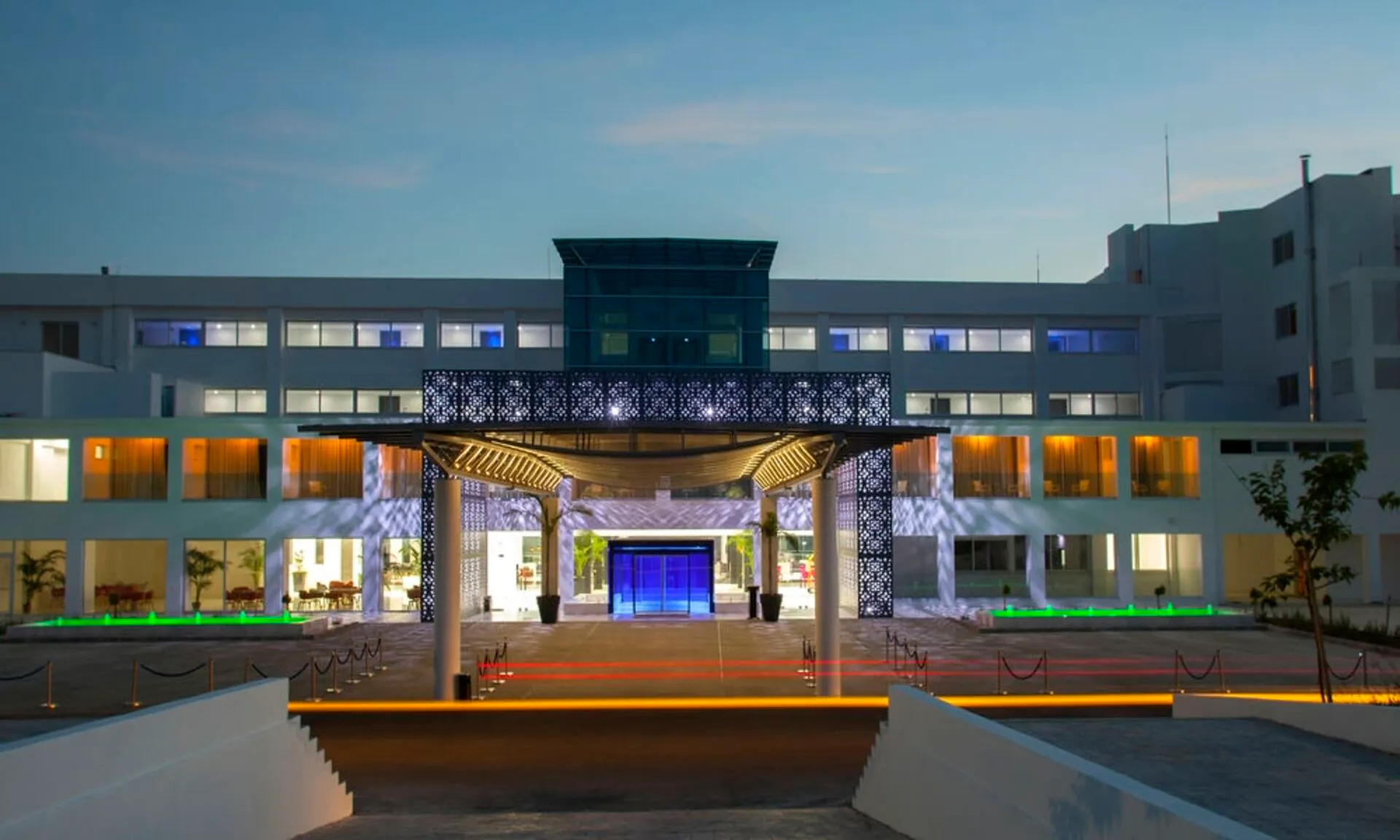 King Evelthon Beach Hotel and Resort - exterior