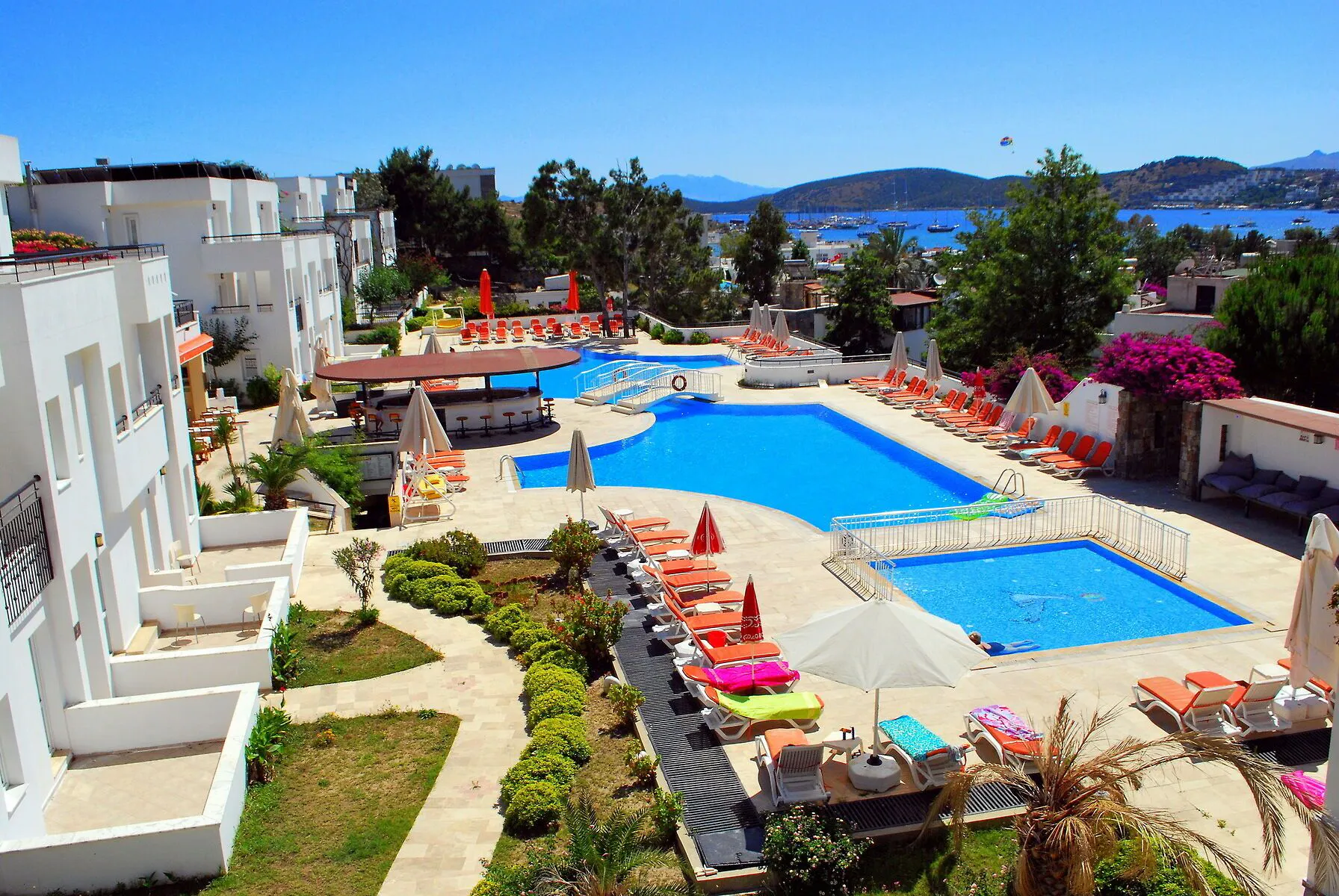 Ayaz Suites - pool