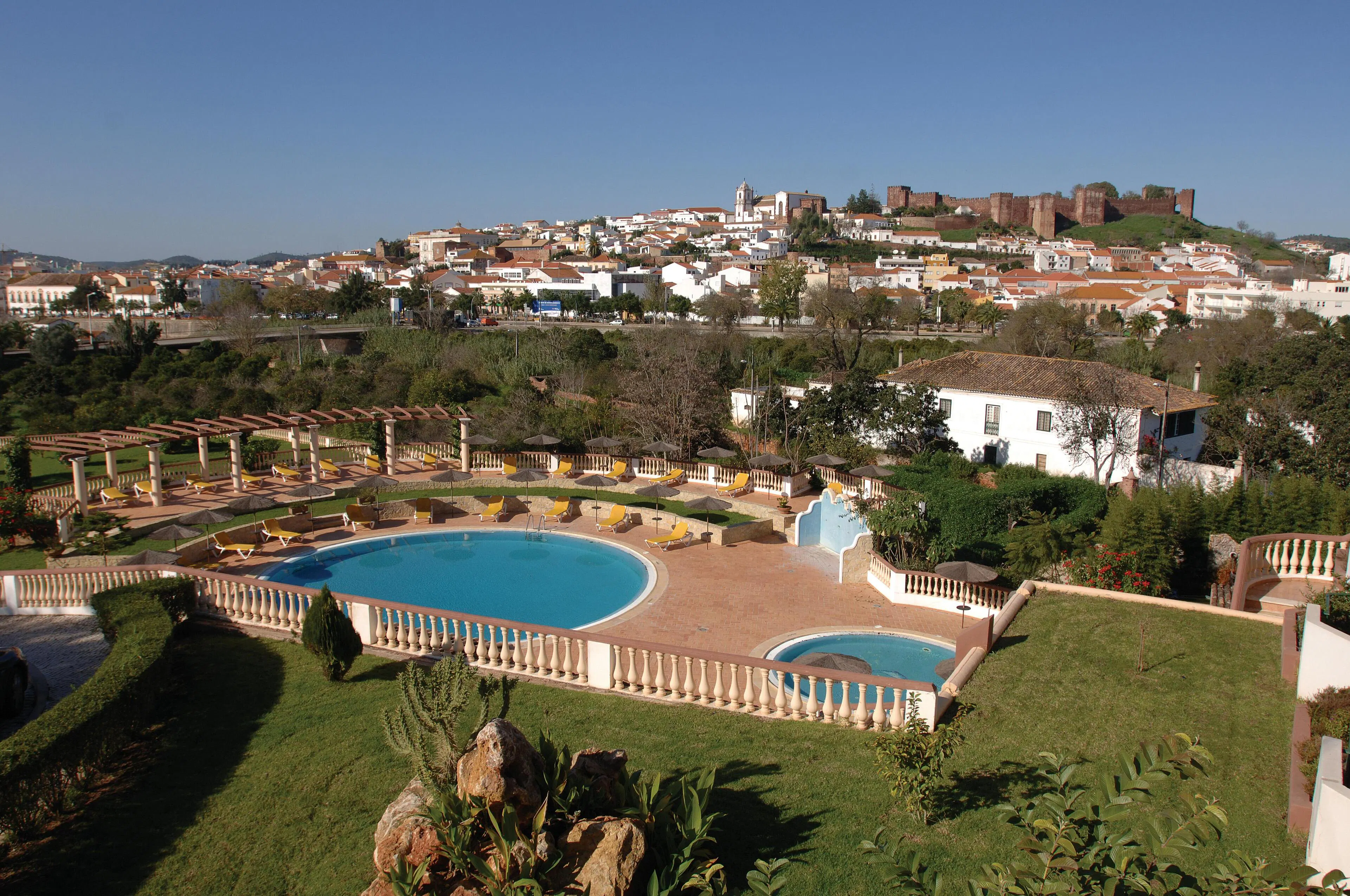 Colina dos Mouros - pool