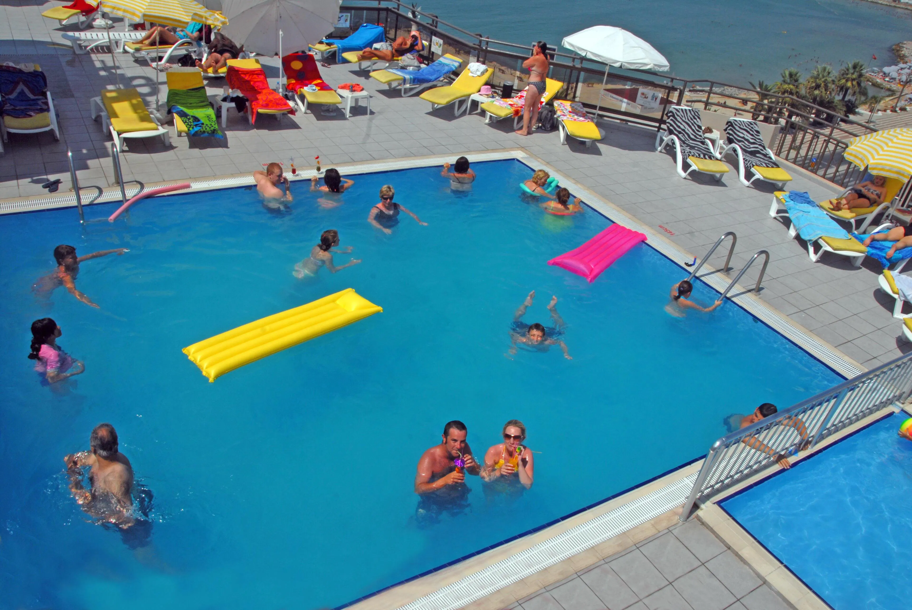 Derici Hotel - pool