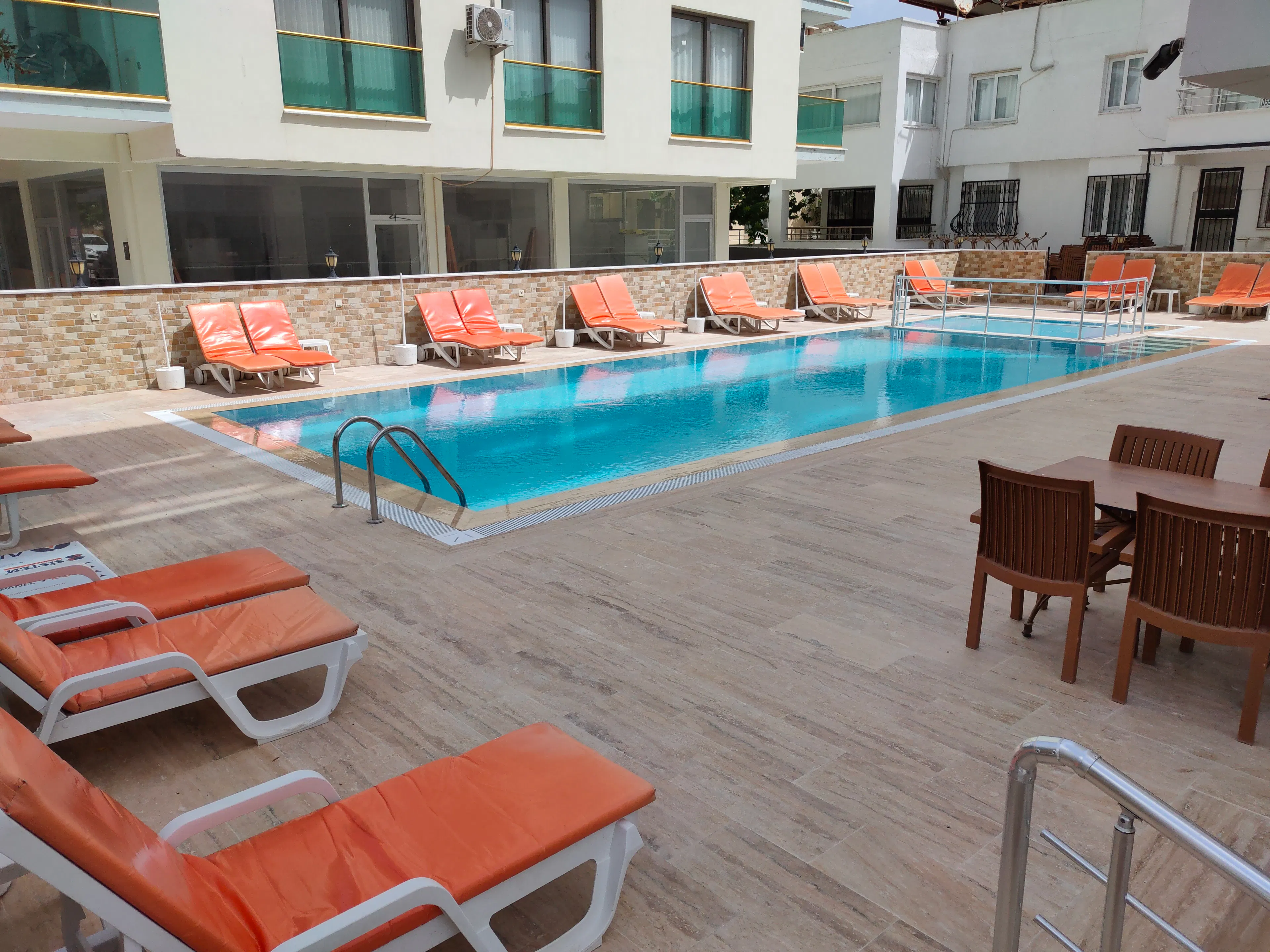 Altinersan - pool