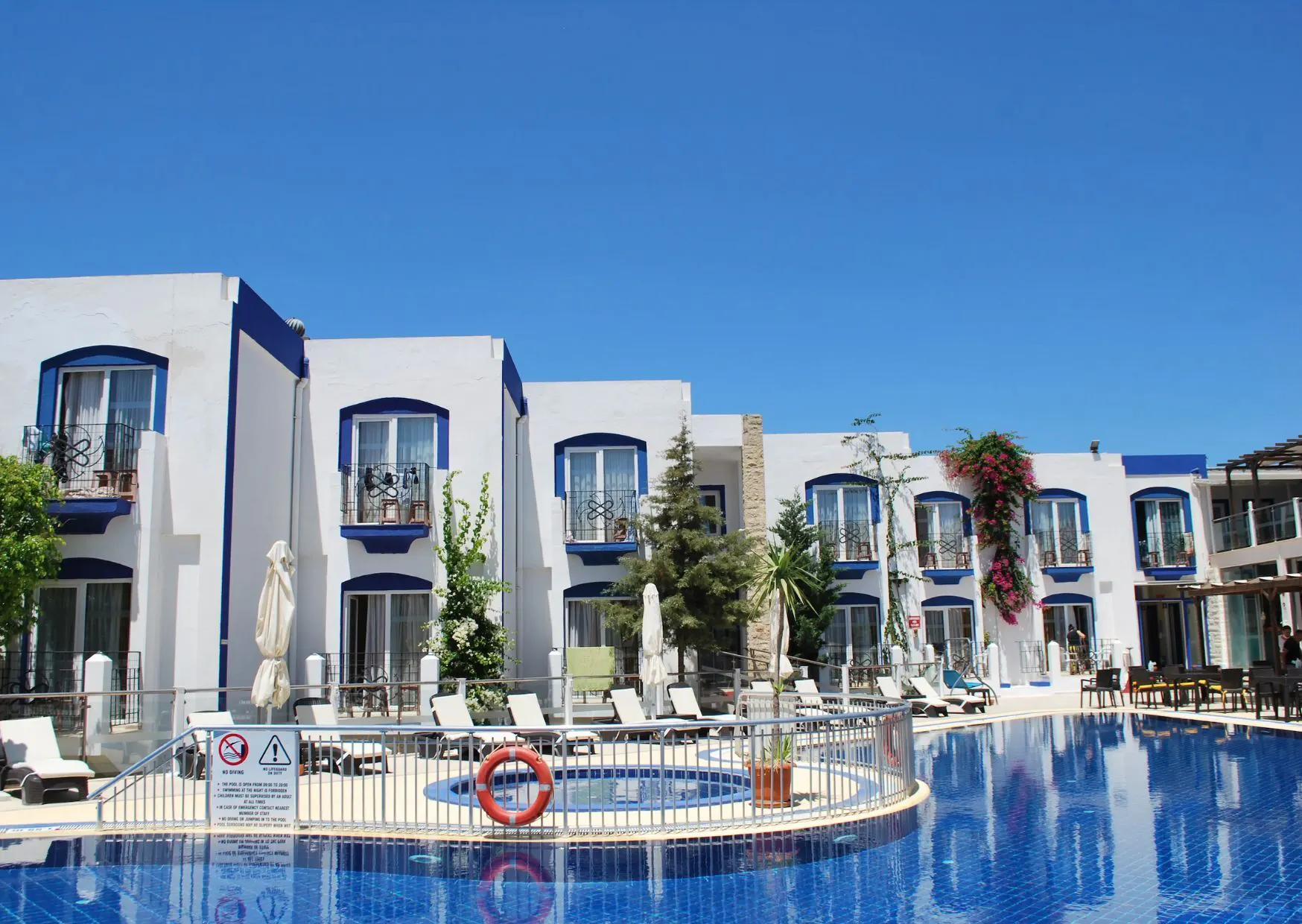 Serpina - exterior